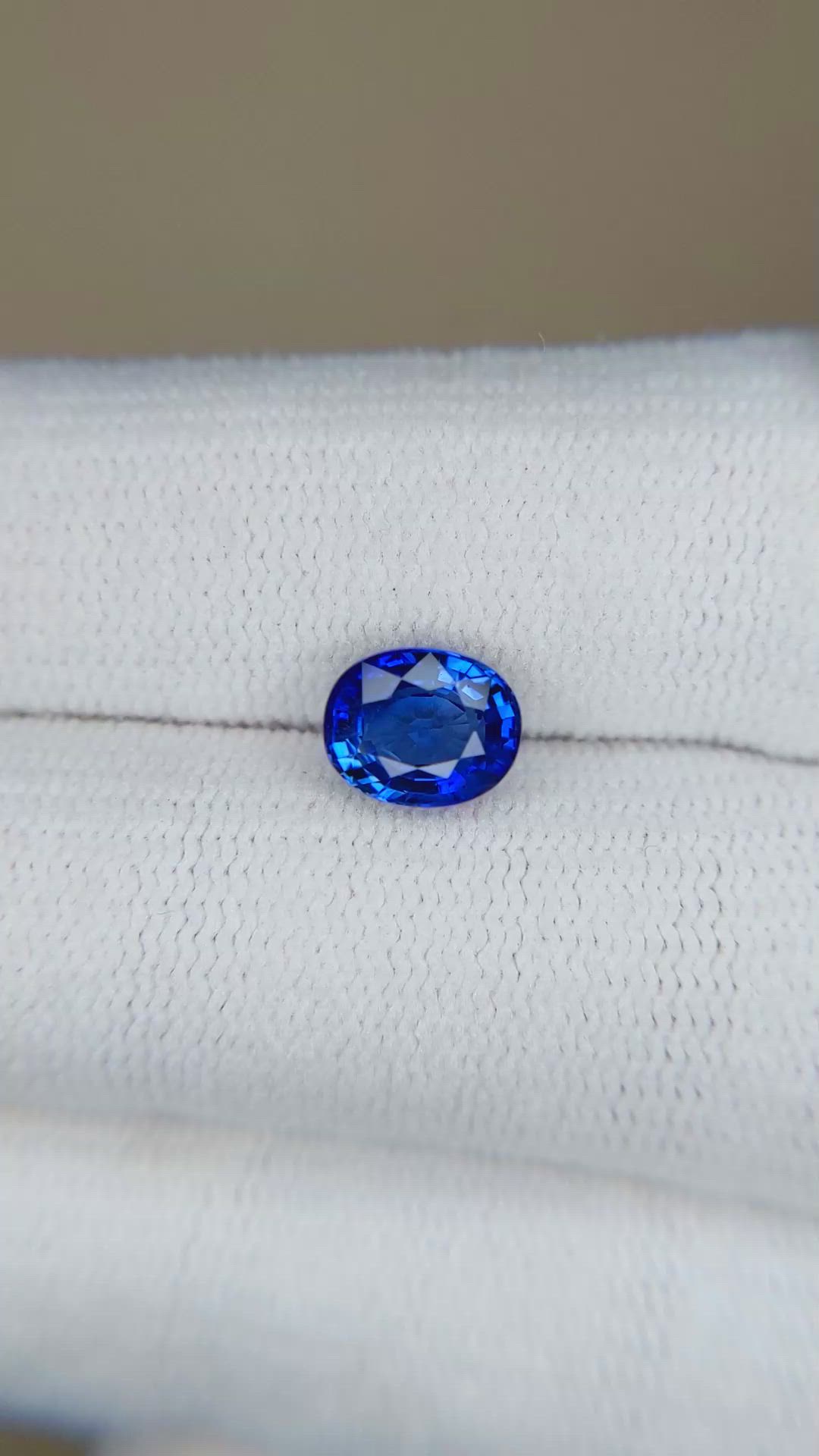 1.34 Ct. Blue Sapphire from Ceylon (Sri Lanka) Size Video
