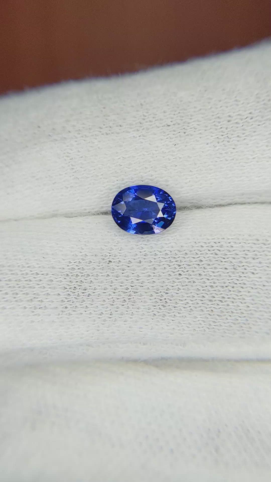 0.98 Ct. Blue Sapphire from Ceylon (Sri Lanka) Size Video