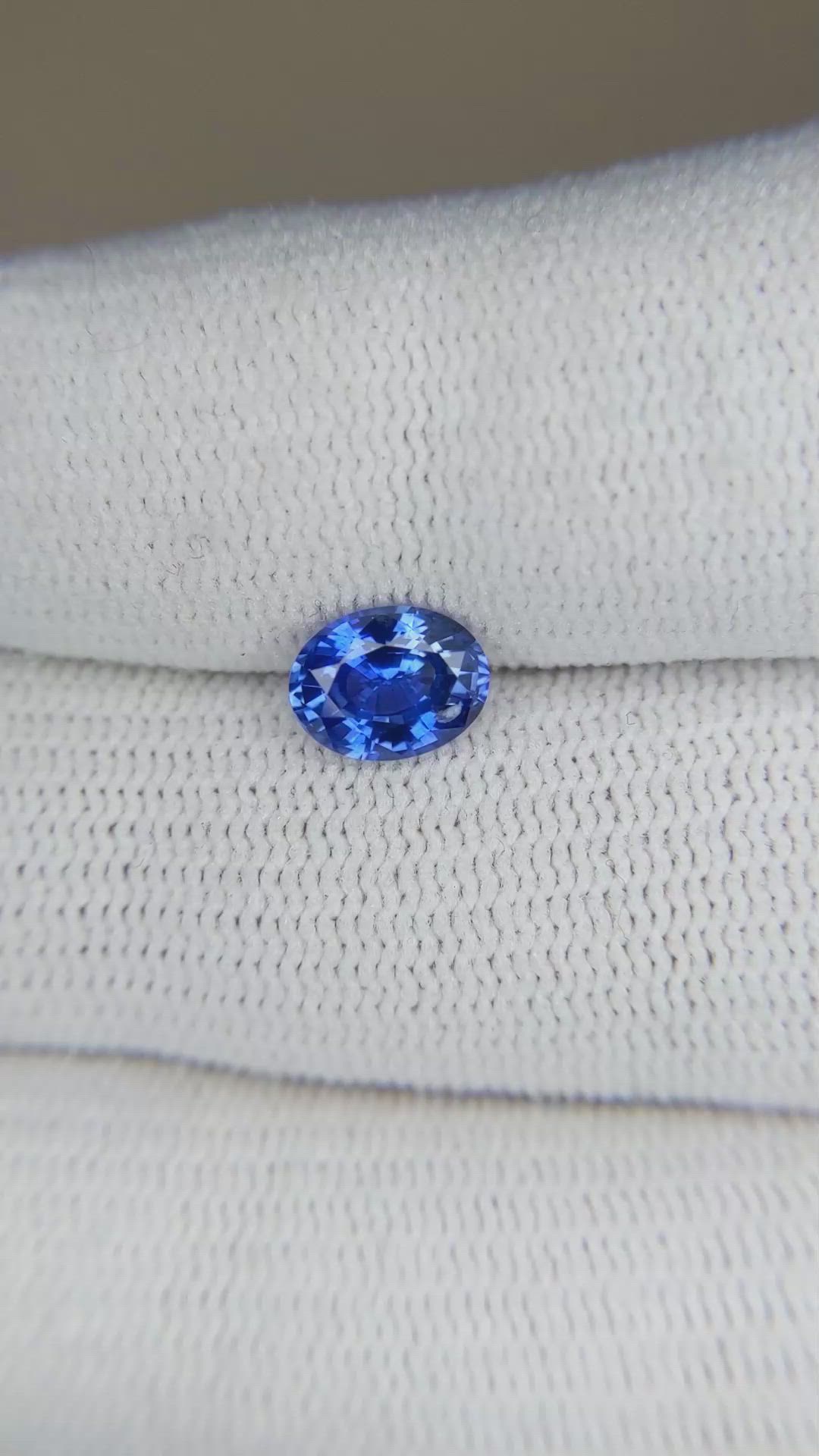 1.20 Ct. Sapphire from Ceylon (Sri Lanka) Size Video