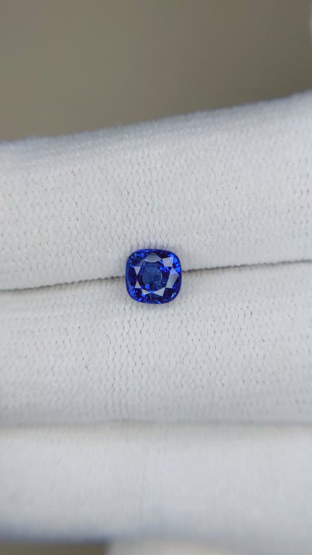 0.98 Ct. Blue Sapphire from Ceylon (Sri Lanka) Size Video
