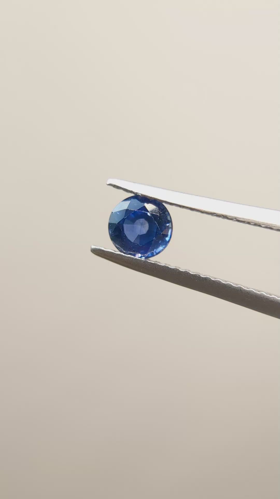 0.82 Ct. Blue Sapphire from Ceylon (Sri Lanka) Size Video