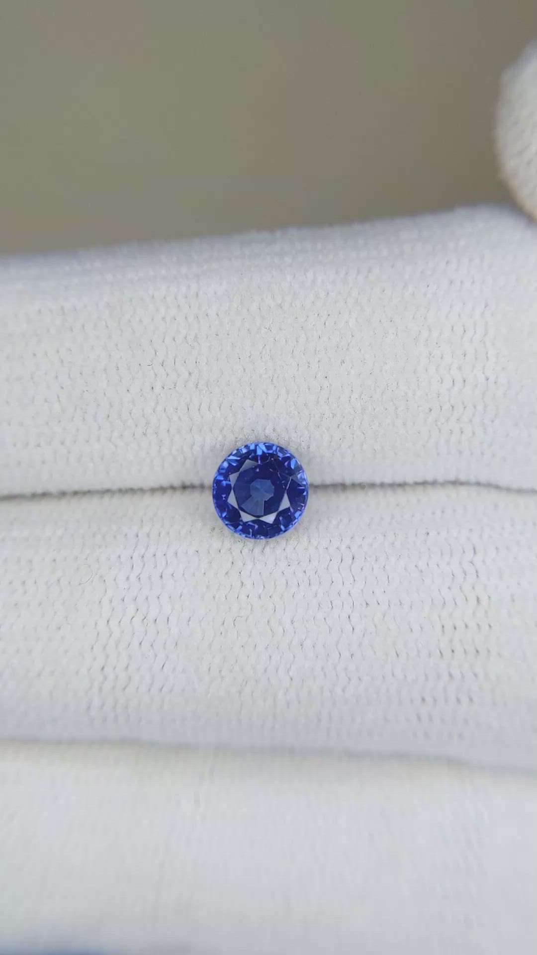 0.82 Ct. Blue Sapphire from Ceylon (Sri Lanka) Size Video