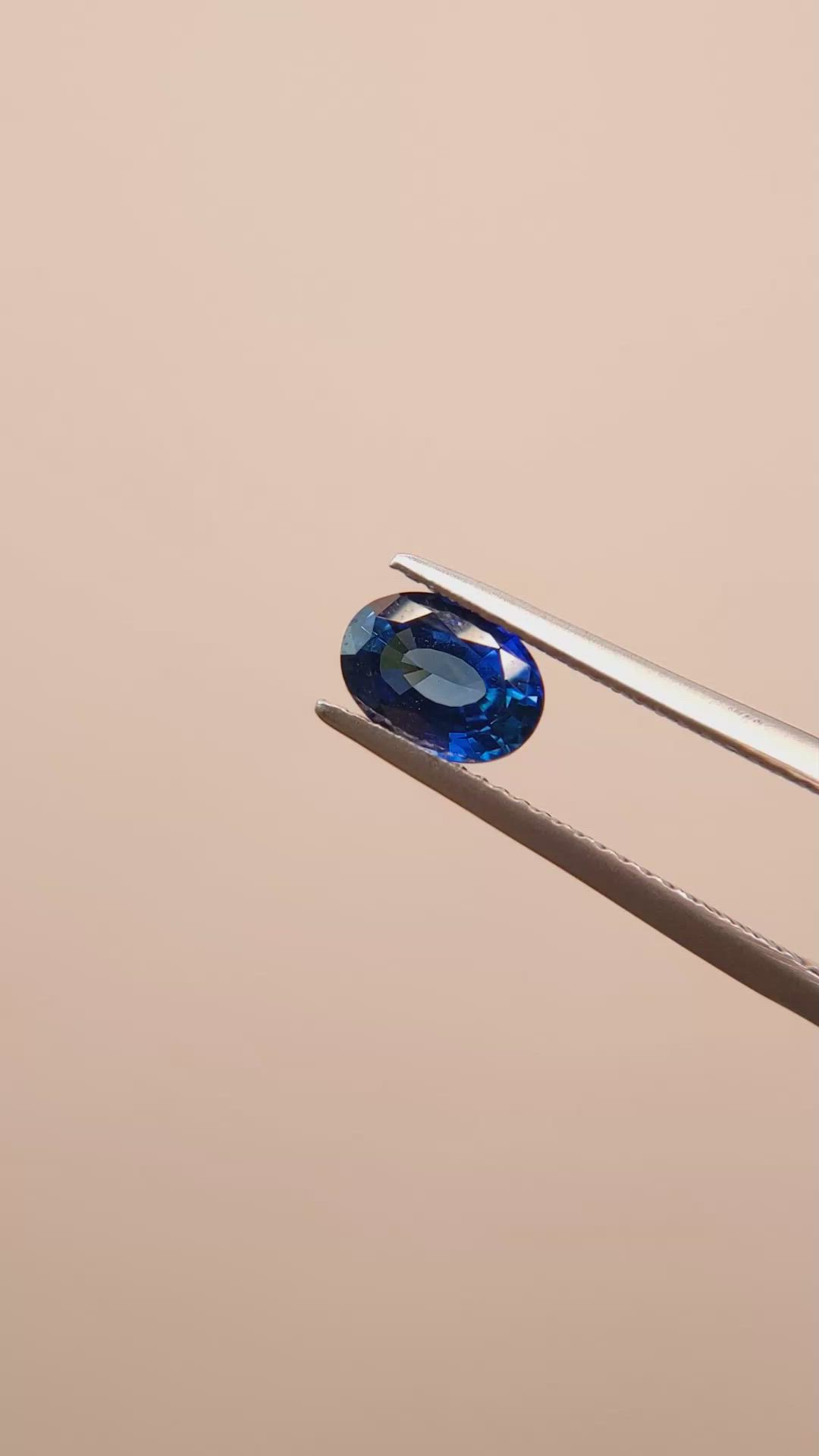 1.19 Ct. Blue Sapphire from Ceylon (Sri Lanka) Size Video