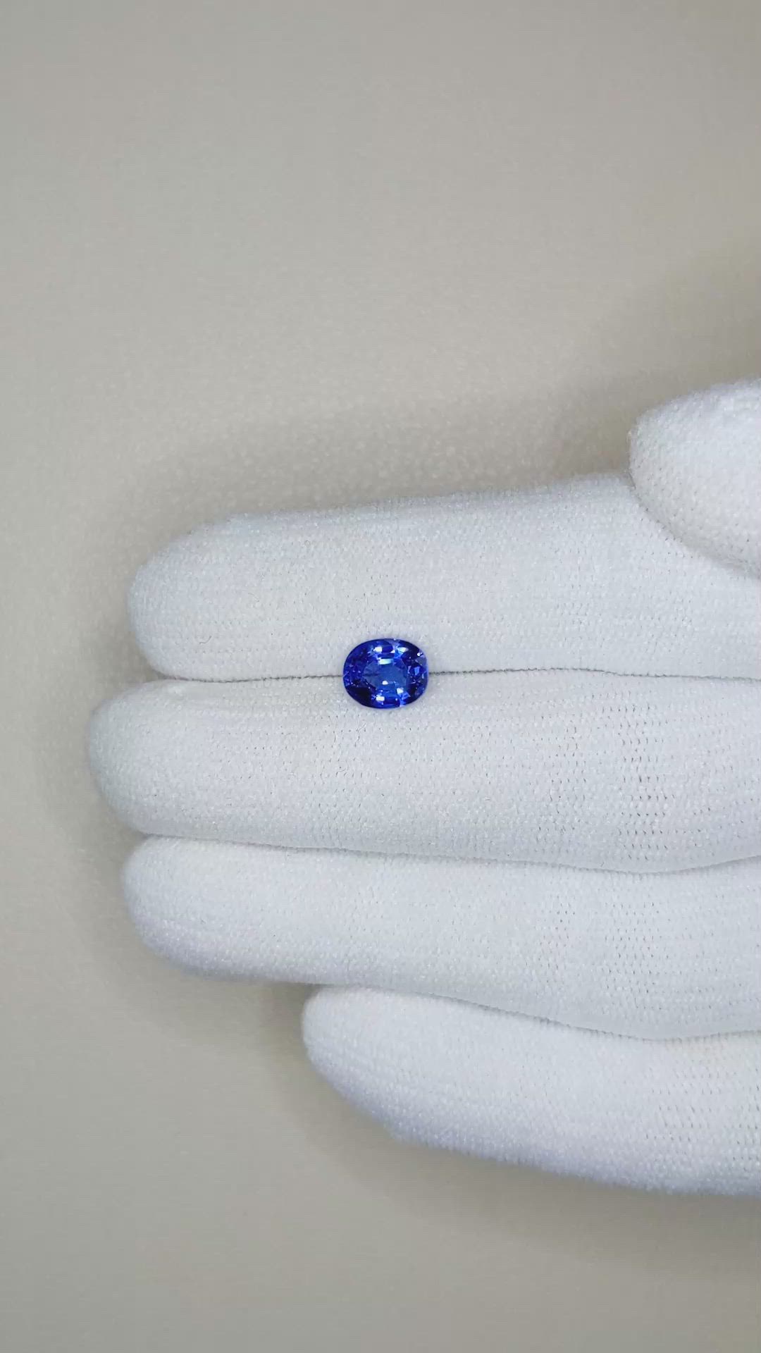 1.39 Ct. Blue Sapphire from Ceylon (Sri Lanka) Size Video