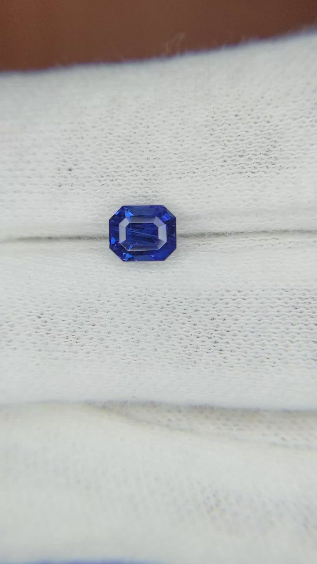 1.21 Ct. Blue Sapphire from Ceylon (Sri Lanka) Size Video