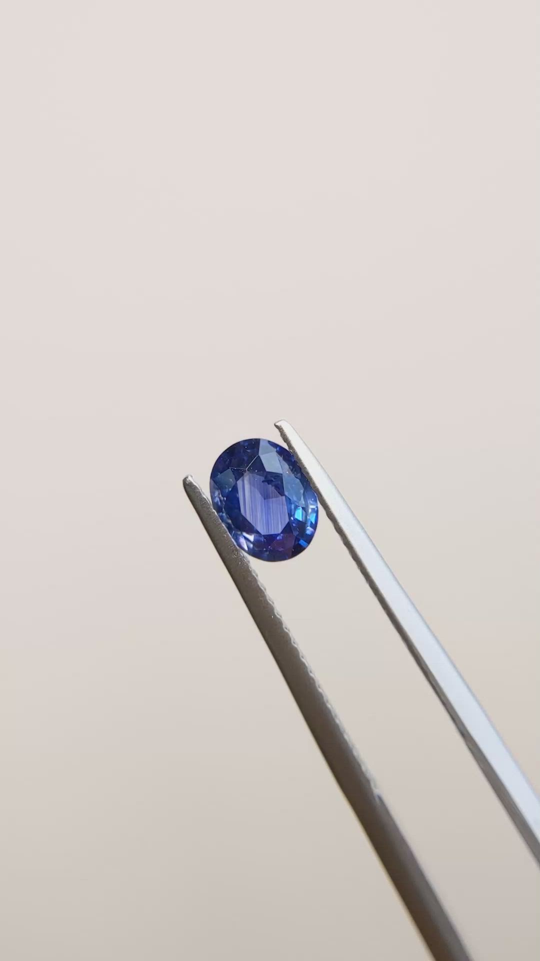 0.92 Ct. Blue Sapphire from Ceylon (Sri Lanka) Size Video
