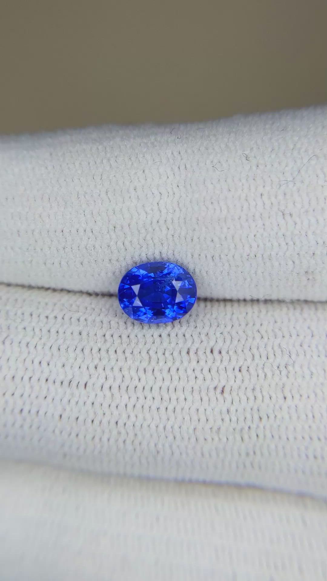 1.52 Ct. Blue Sapphire from Ceylon (Sri Lanka) Size Video