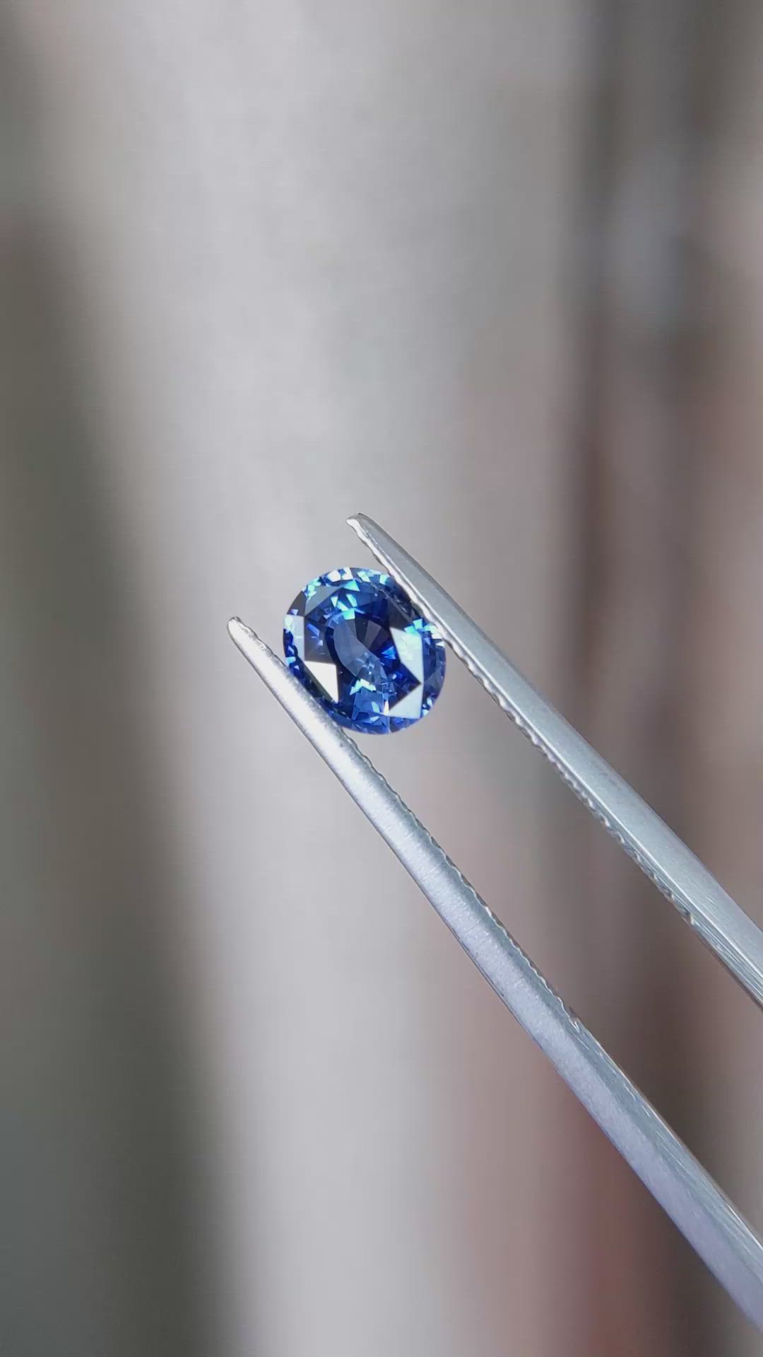 1.00 Ct. Blue Sapphire from Ceylon (Sri Lanka) Size Video