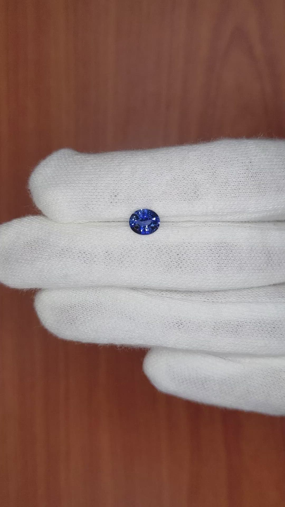 1.00 Ct. Blue Sapphire from Ceylon (Sri Lanka) Size Video