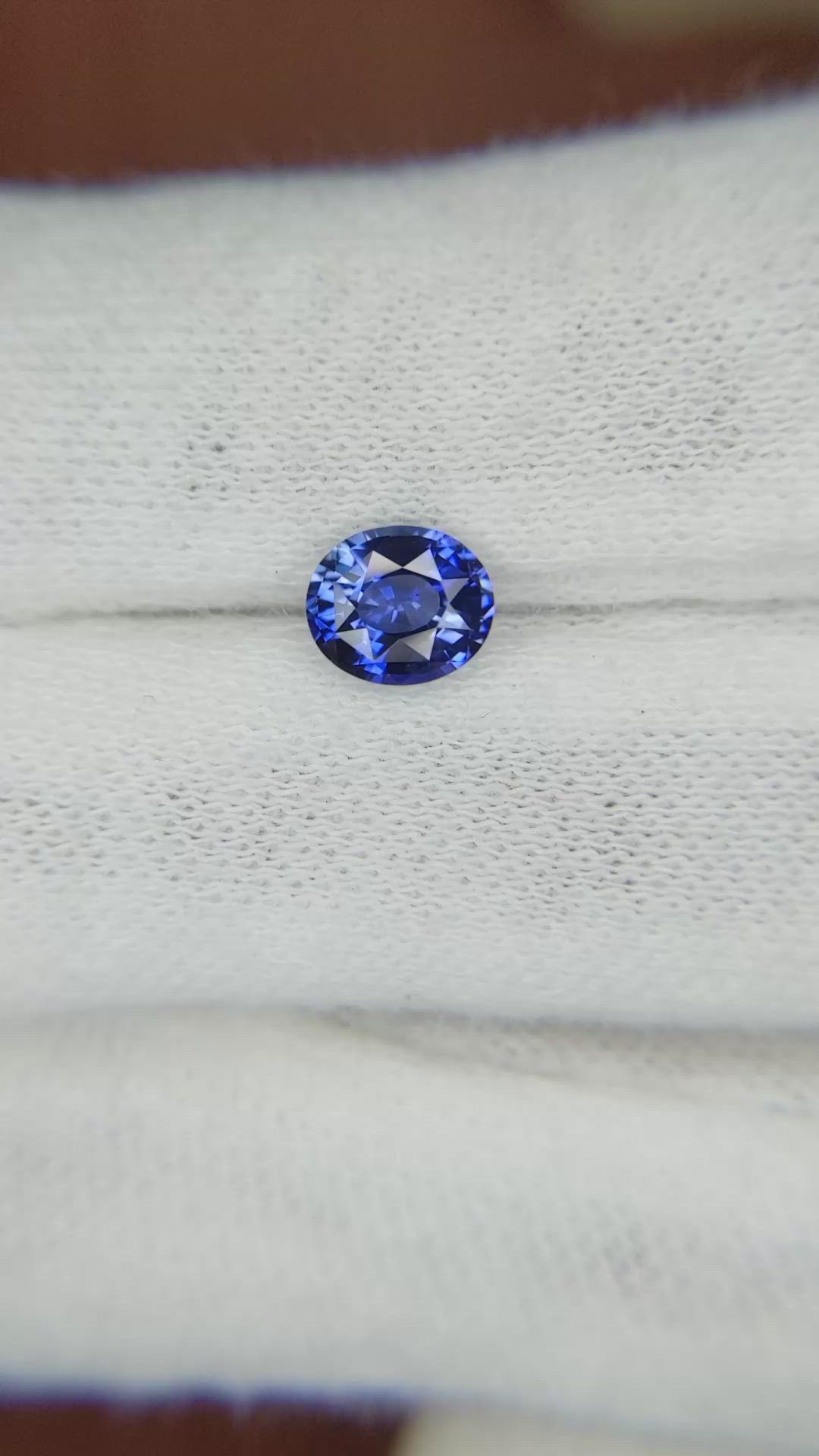 1.00 Ct. Blue Sapphire from Ceylon (Sri Lanka) Size Video