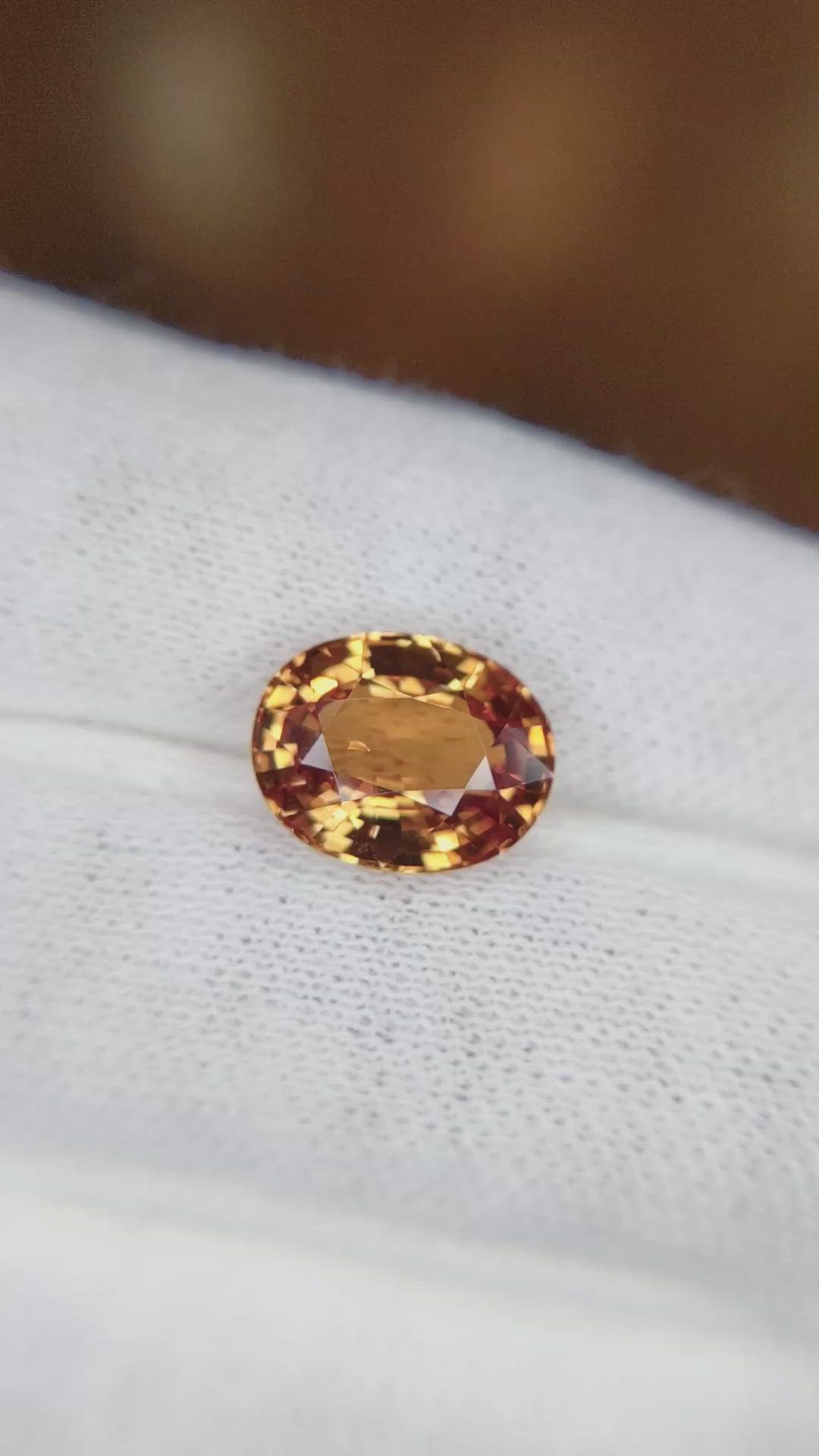 5.04 Ct. Orange Sapphire from Ceylon (Sri Lanka) Size Video