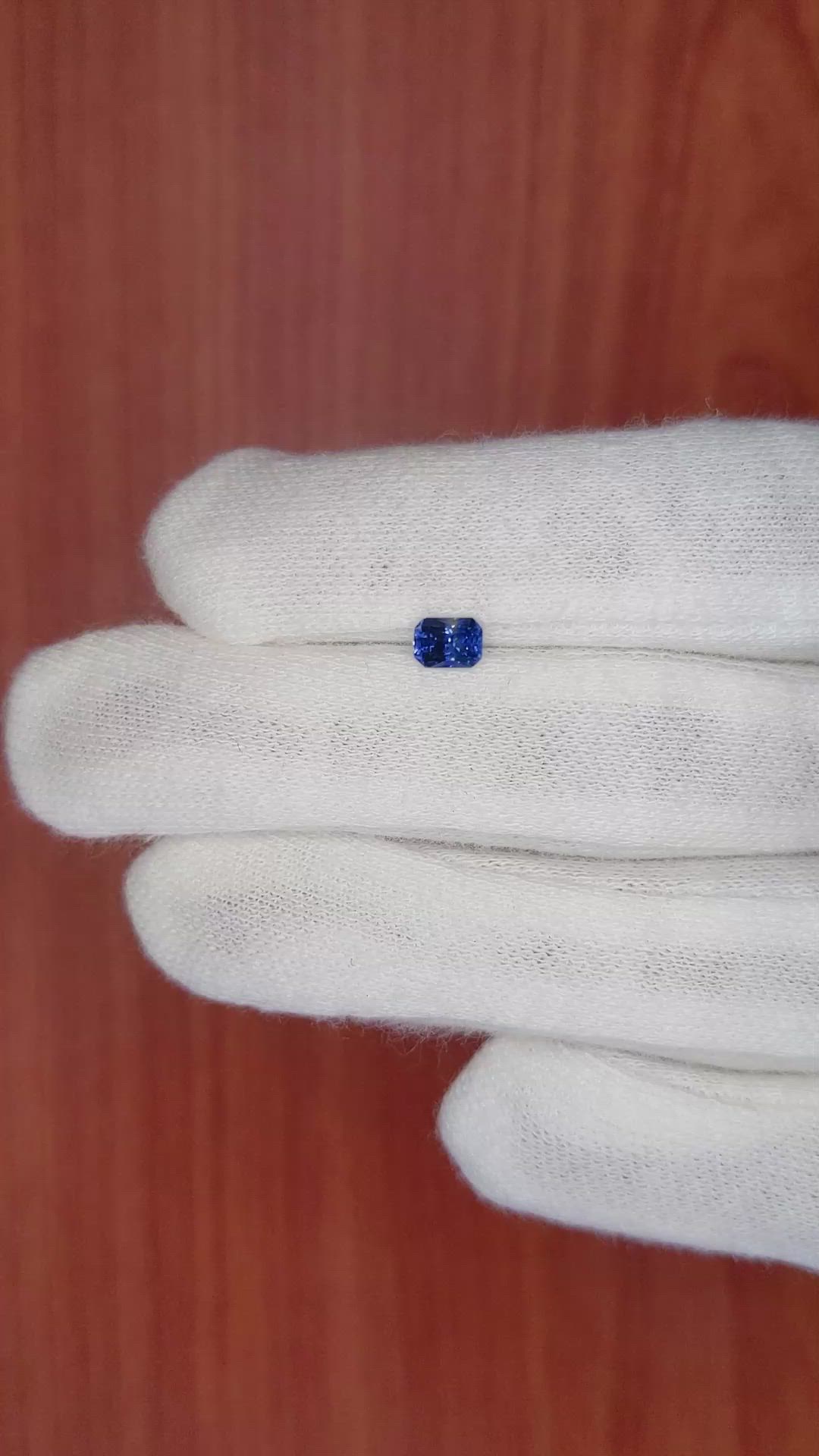 0.63 Ct. Bi Color Sapphire from Ceylon (Sri Lanka) Size Video