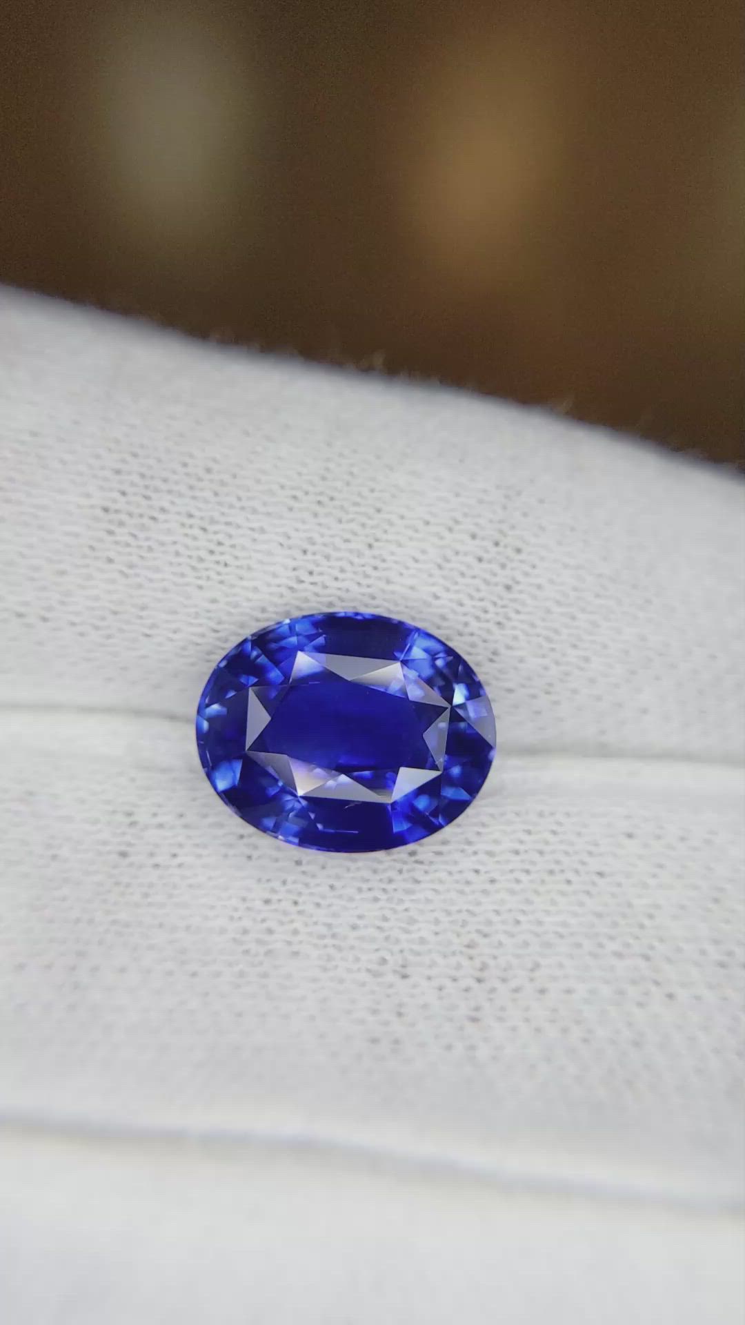 6.22 Ct. Blue Sapphire from Ceylon (Sri Lanka) Size Video