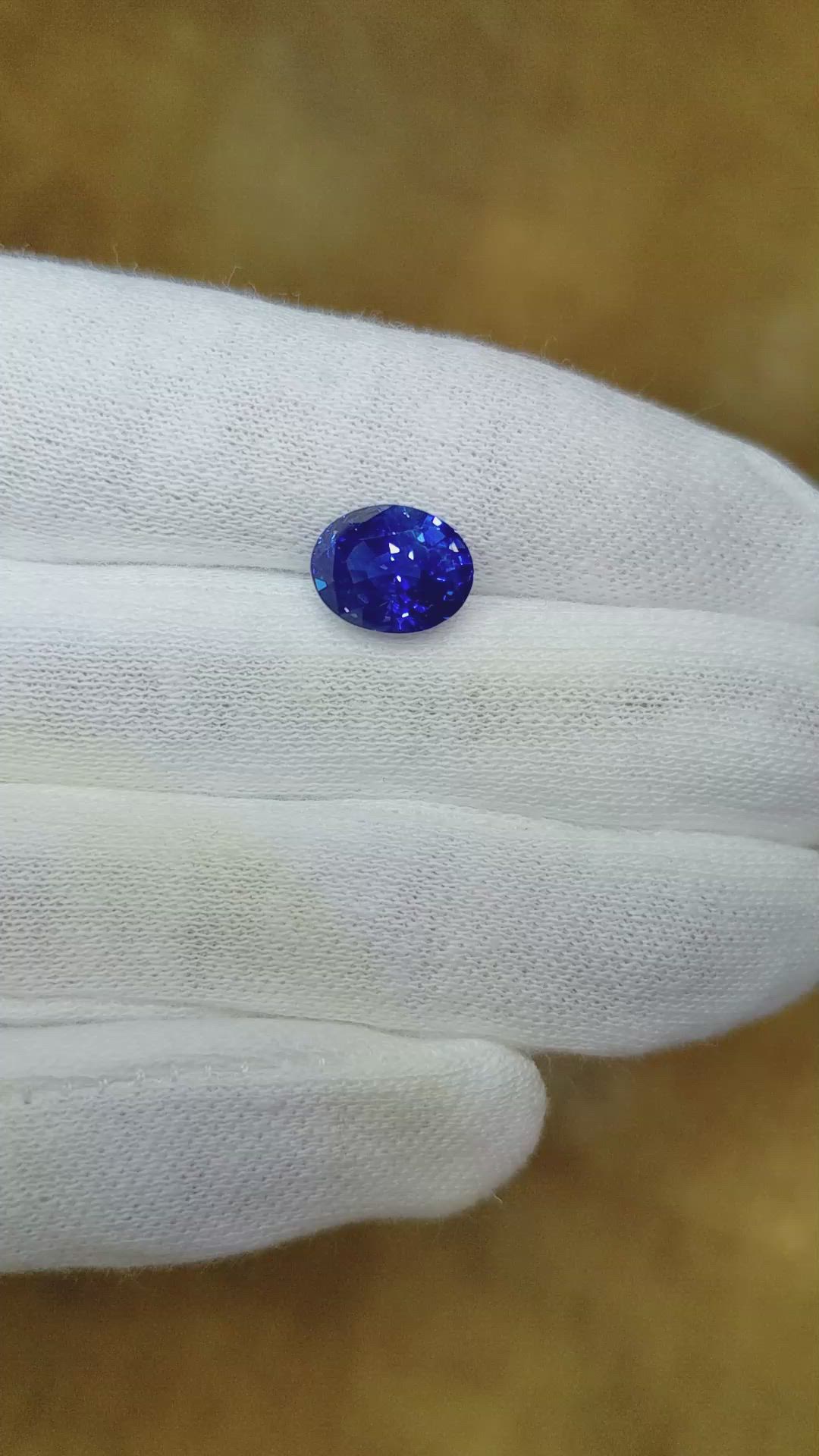 4.14 Ct. Blue Sapphire from Ceylon (Sri Lanka) Size Video