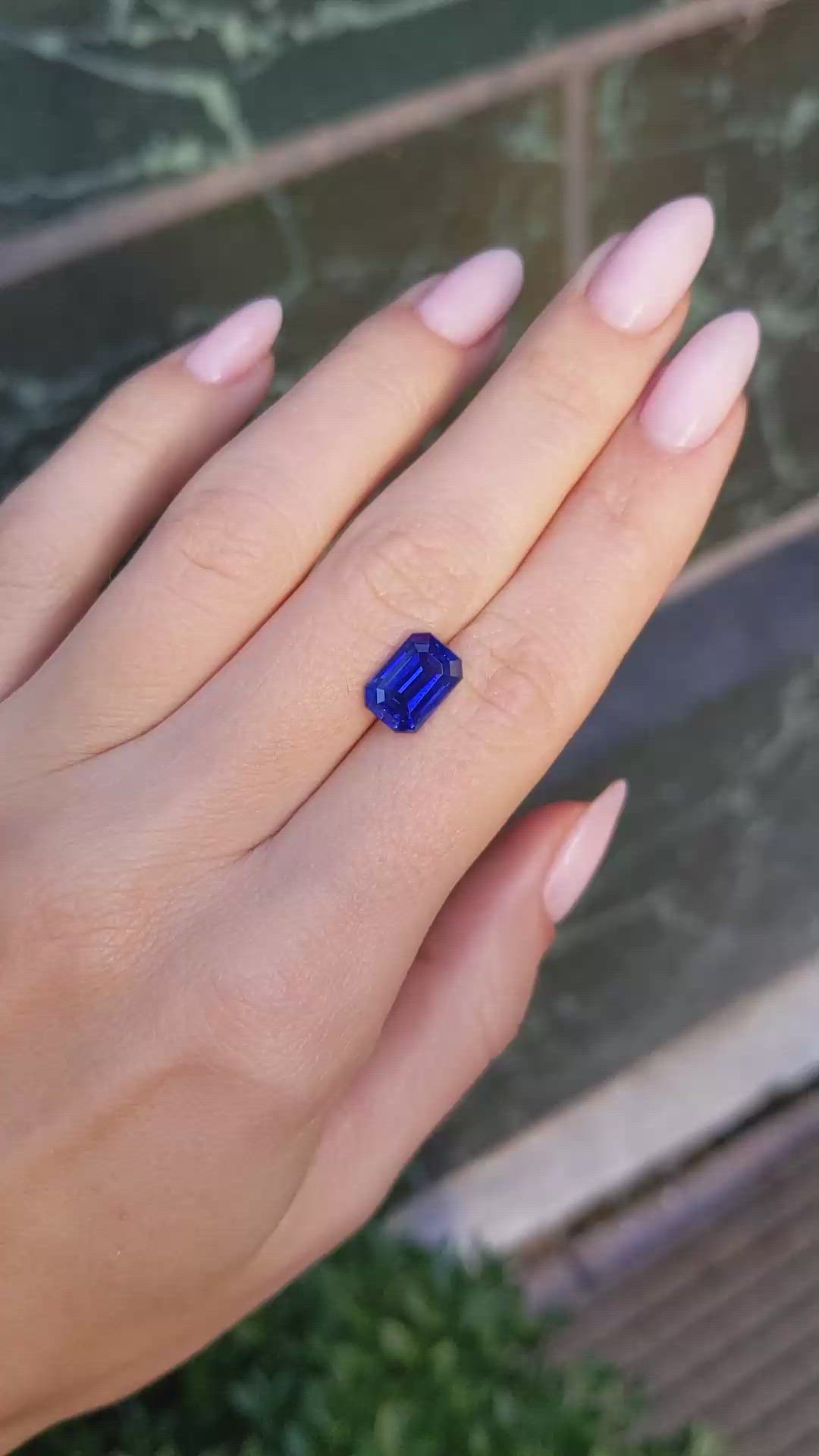 3.70 Ct. Blue Sapphire from Ceylon (Sri Lanka) Size Video
