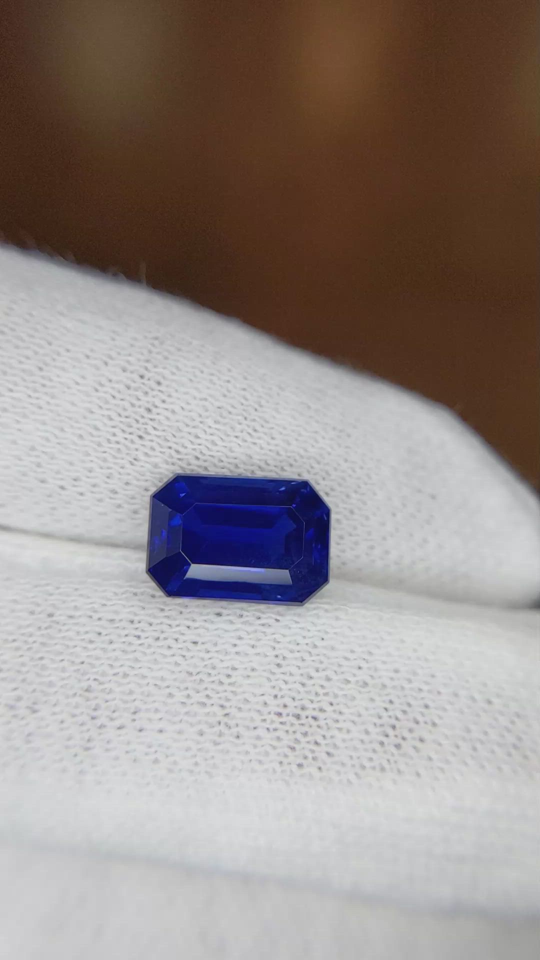 3.70 Ct. Blue Sapphire from Ceylon (Sri Lanka) Size Video