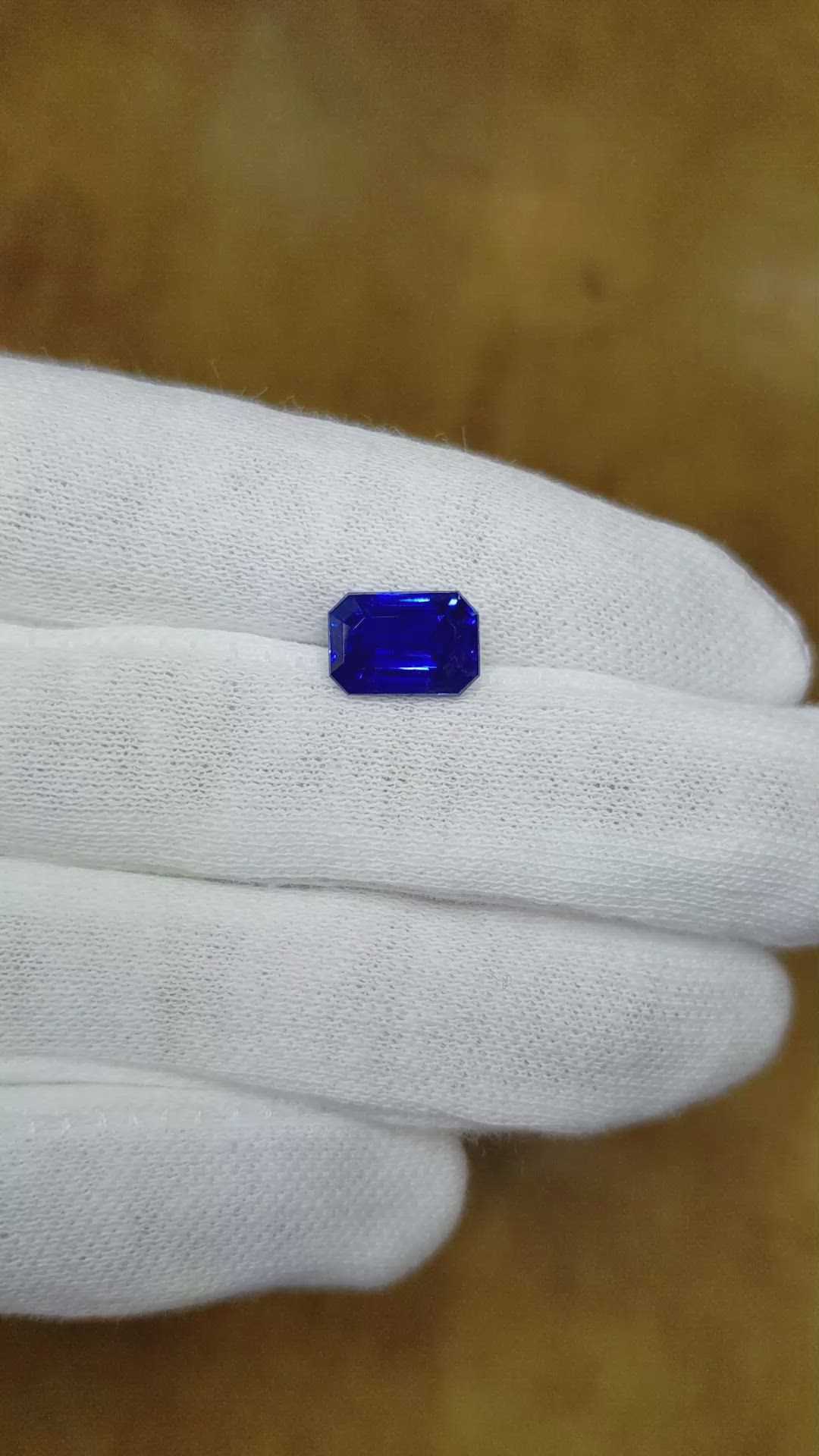 3.70 Ct. Blue Sapphire from Ceylon (Sri Lanka) Size Video