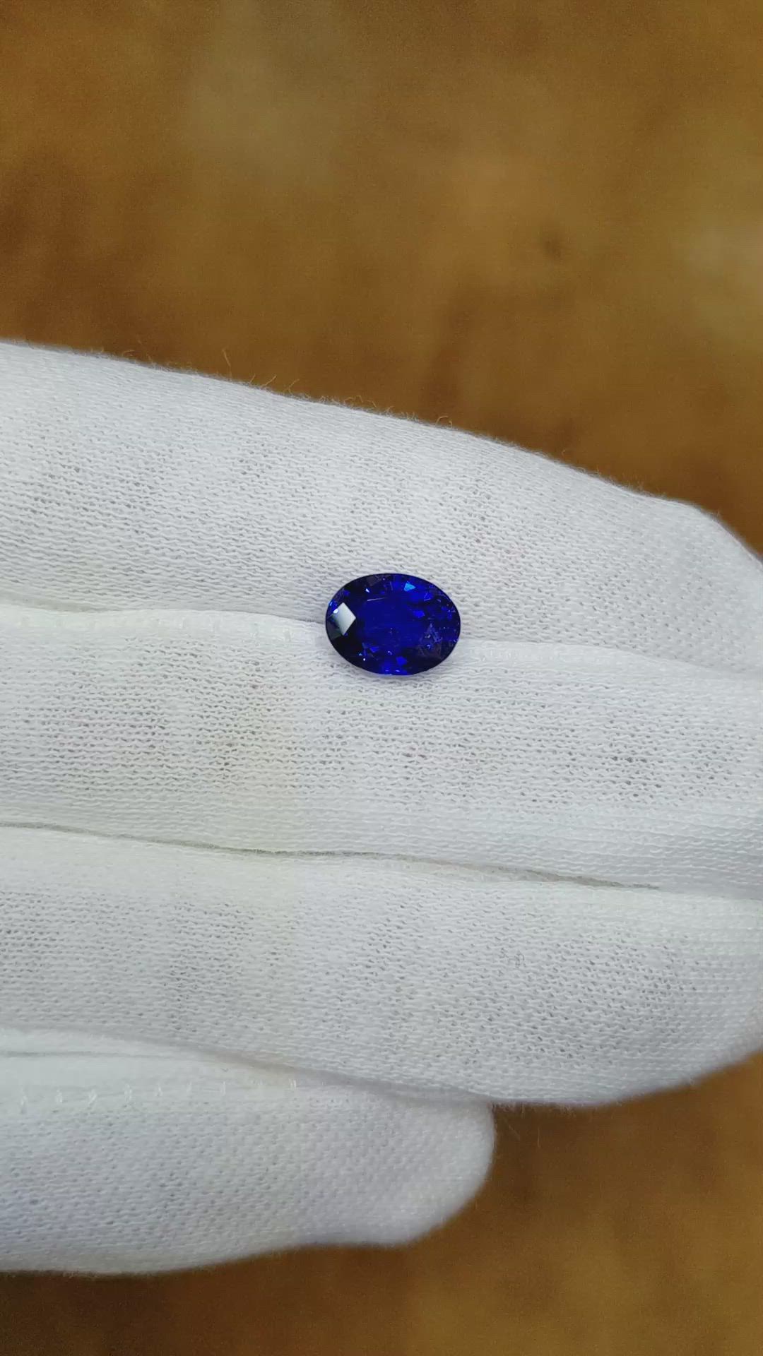 3.04 Ct. Sapphire from Ceylon (Sri Lanka) Size Video