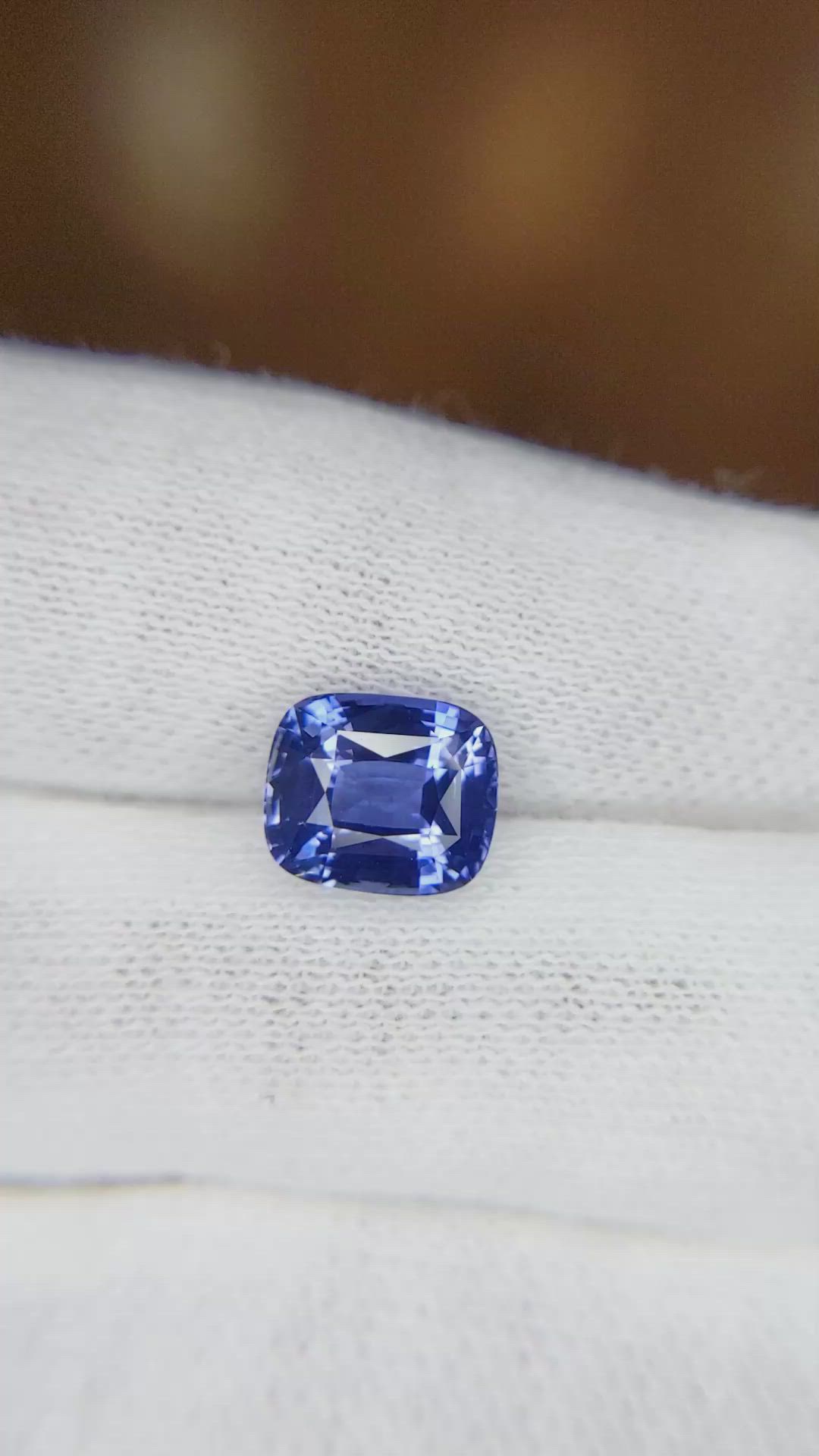 3.03 Ct. Blue Sapphire from Ceylon (Sri Lanka) Size Video