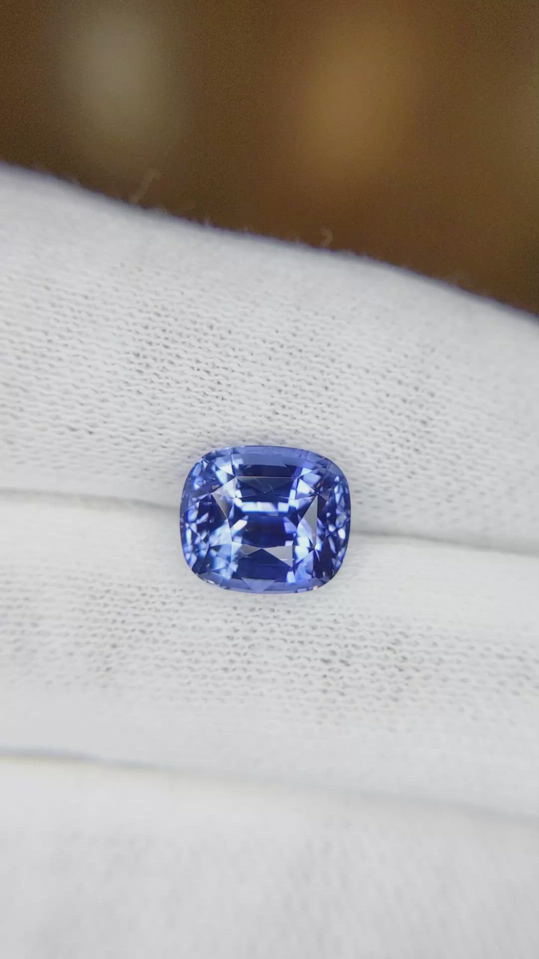 4.53 Ct. Blue Sapphire from Ceylon (Sri Lanka) Size Video