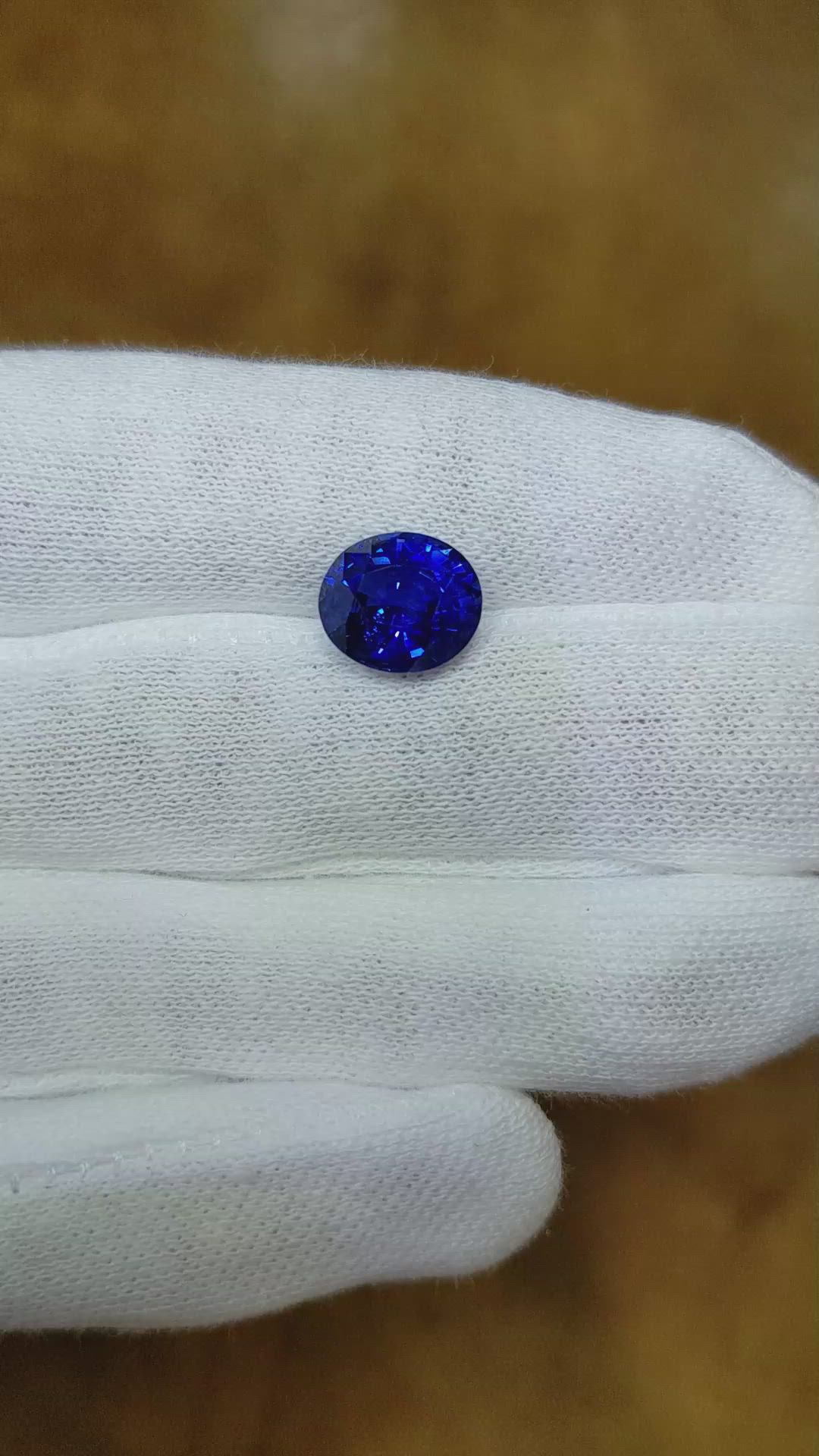 4.13 Ct. Blue Sapphire from Ceylon (Sri Lanka) Size Video
