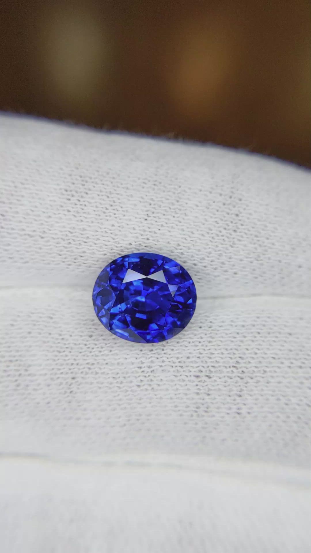 4.13 Ct. Blue Sapphire from Ceylon (Sri Lanka) Size Video