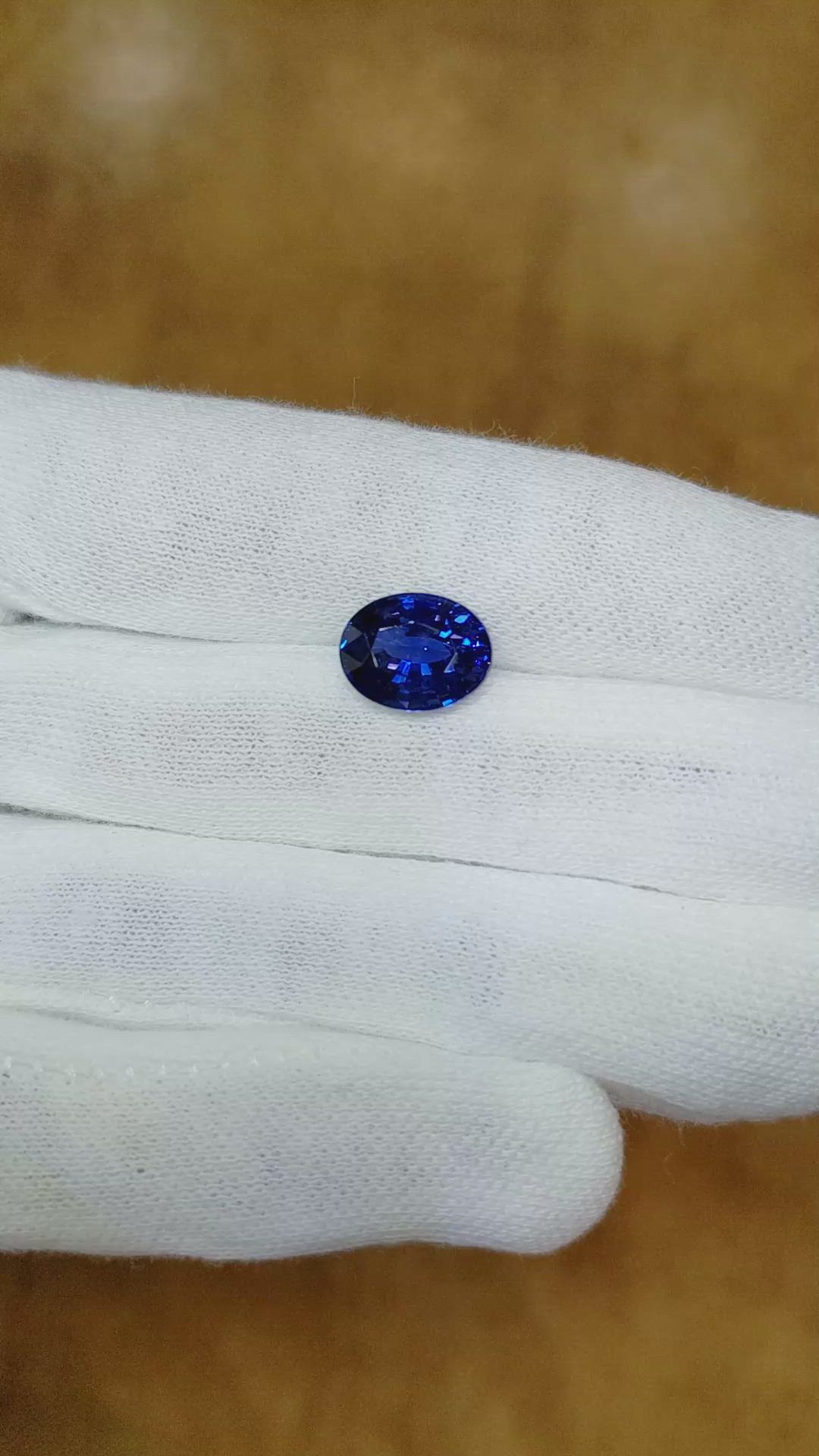 4.04 Ct. Blue Sapphire from Ceylon (Sri Lanka) Size Video