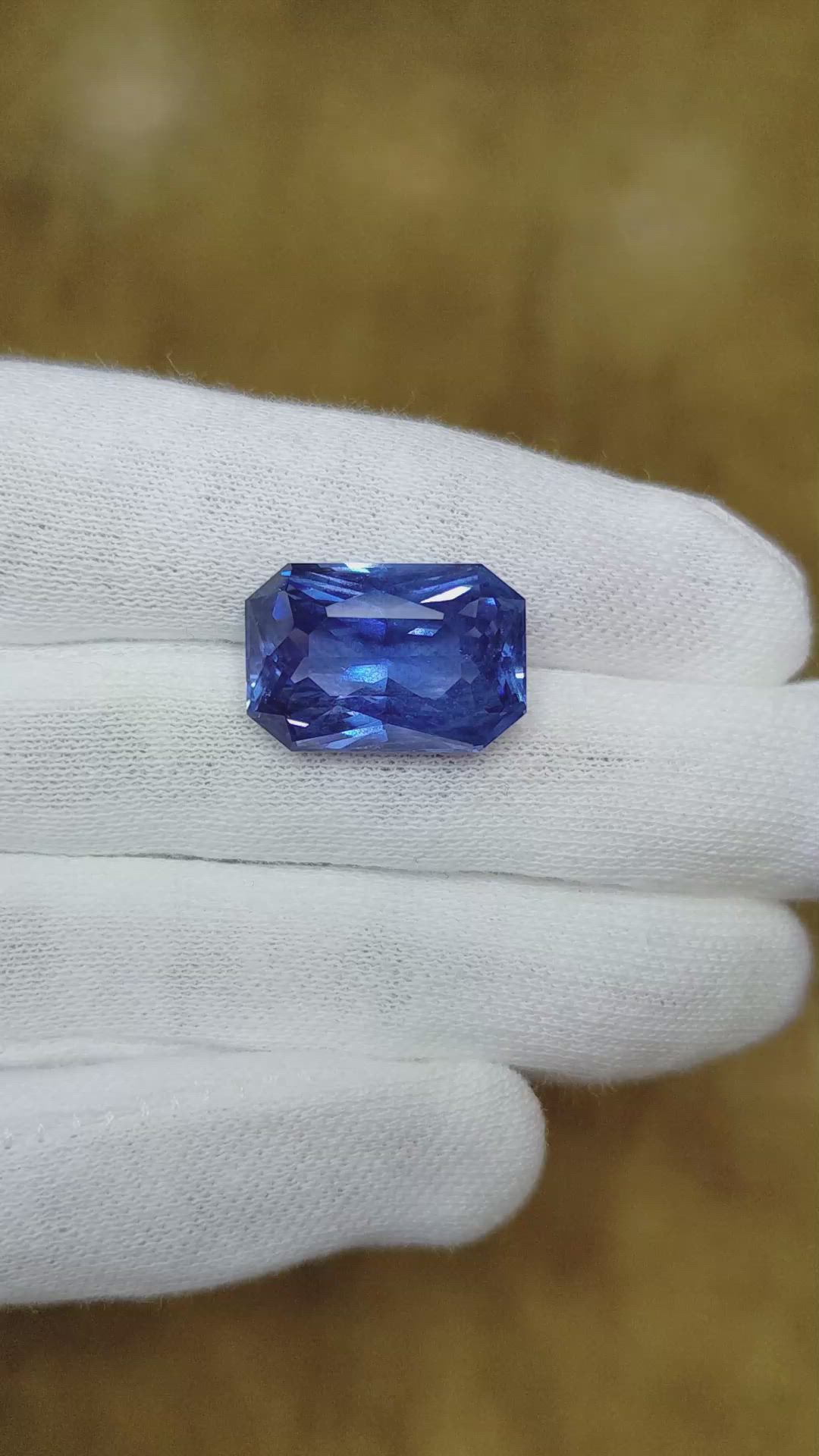 17.96 Ct. Blue Sapphire from Ceylon (Sri Lanka) Size Video