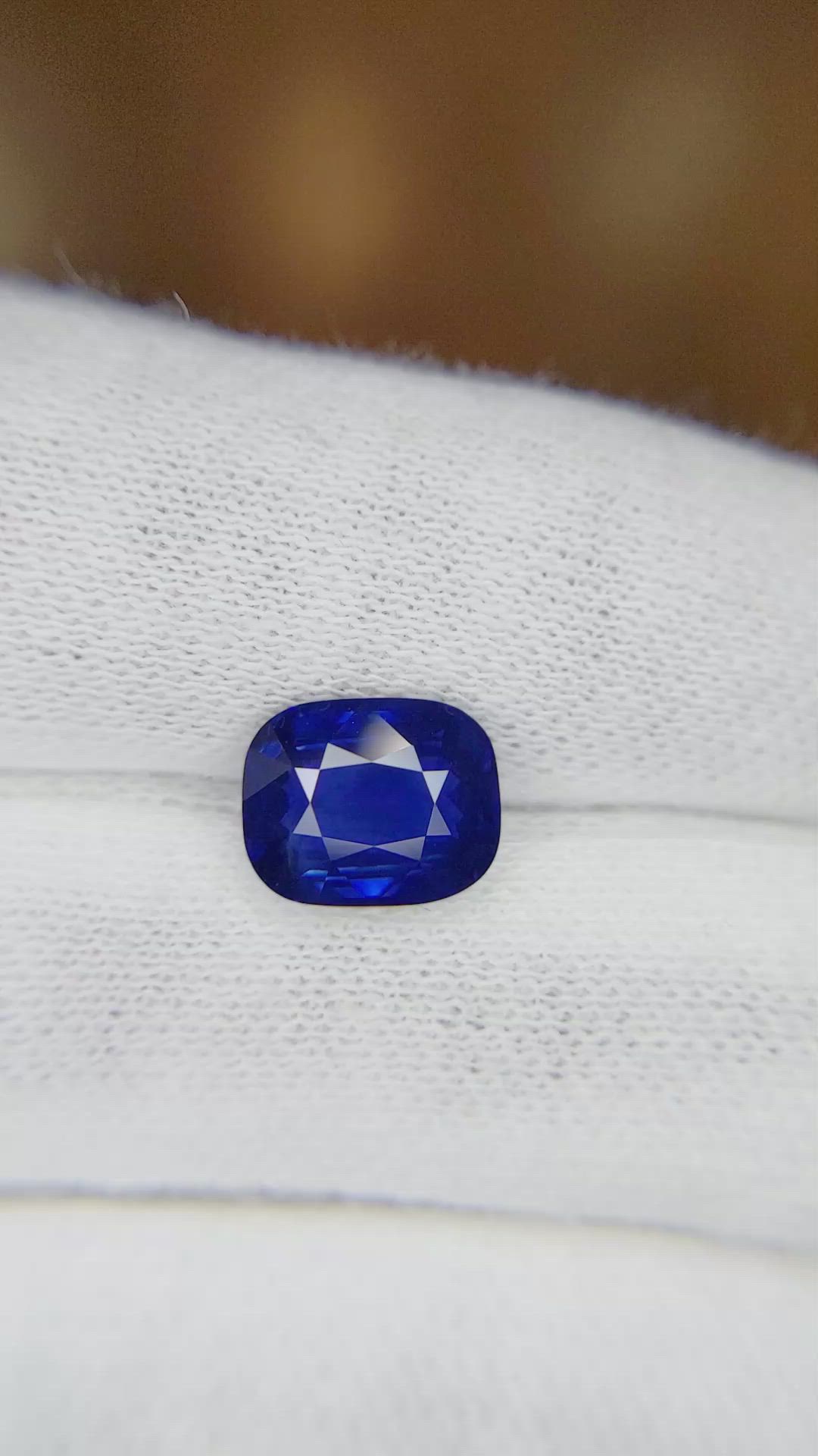 3.01 Ct. Blue Sapphire from Ceylon (Sri Lanka) Size Video