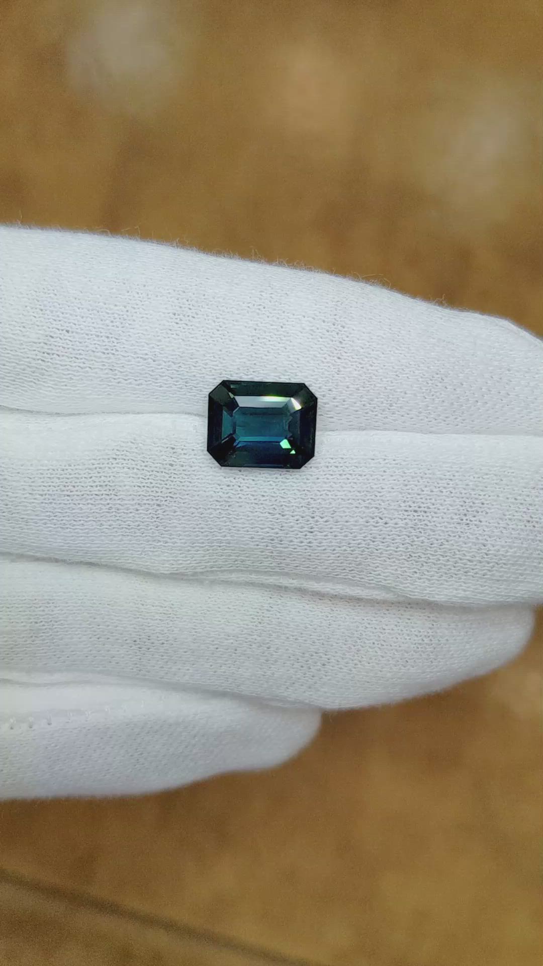 5.01 Ct. Greenish Blue Sapphire from Ceylon (Sri Lanka) Size Video