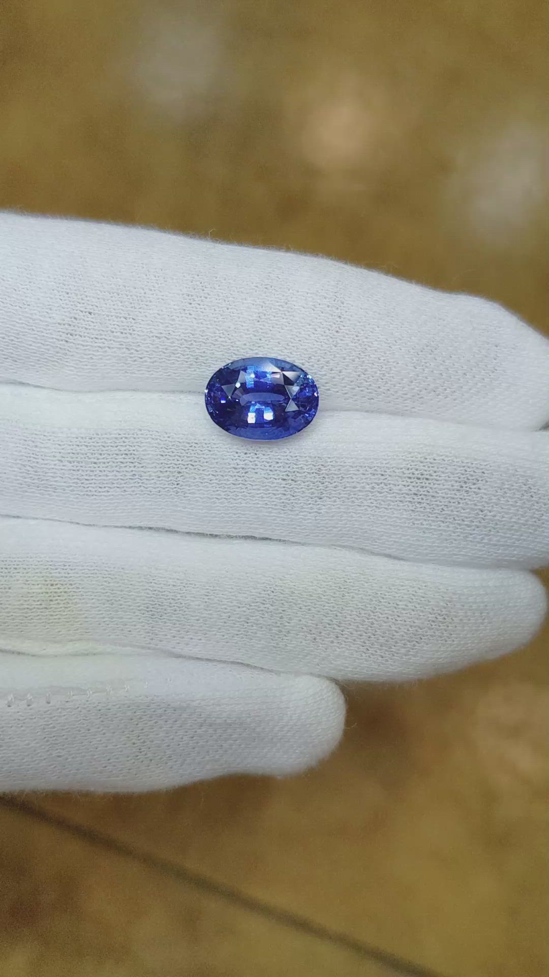 5.68 Ct. Blue Sapphire from Ceylon (Sri Lanka) Size Video