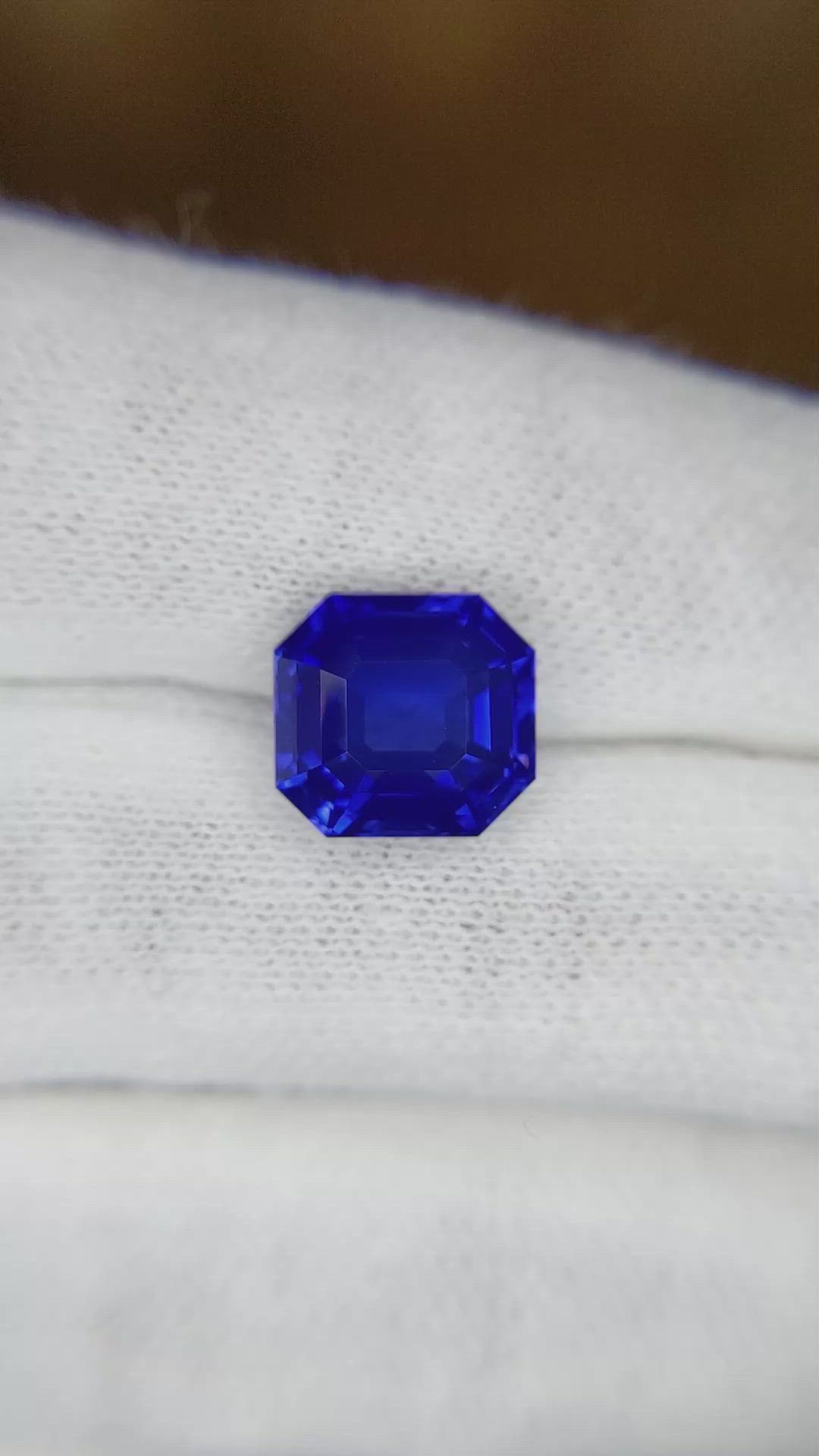 5.53 Ct. Blue Sapphire from Ceylon (Sri Lanka) Size Video