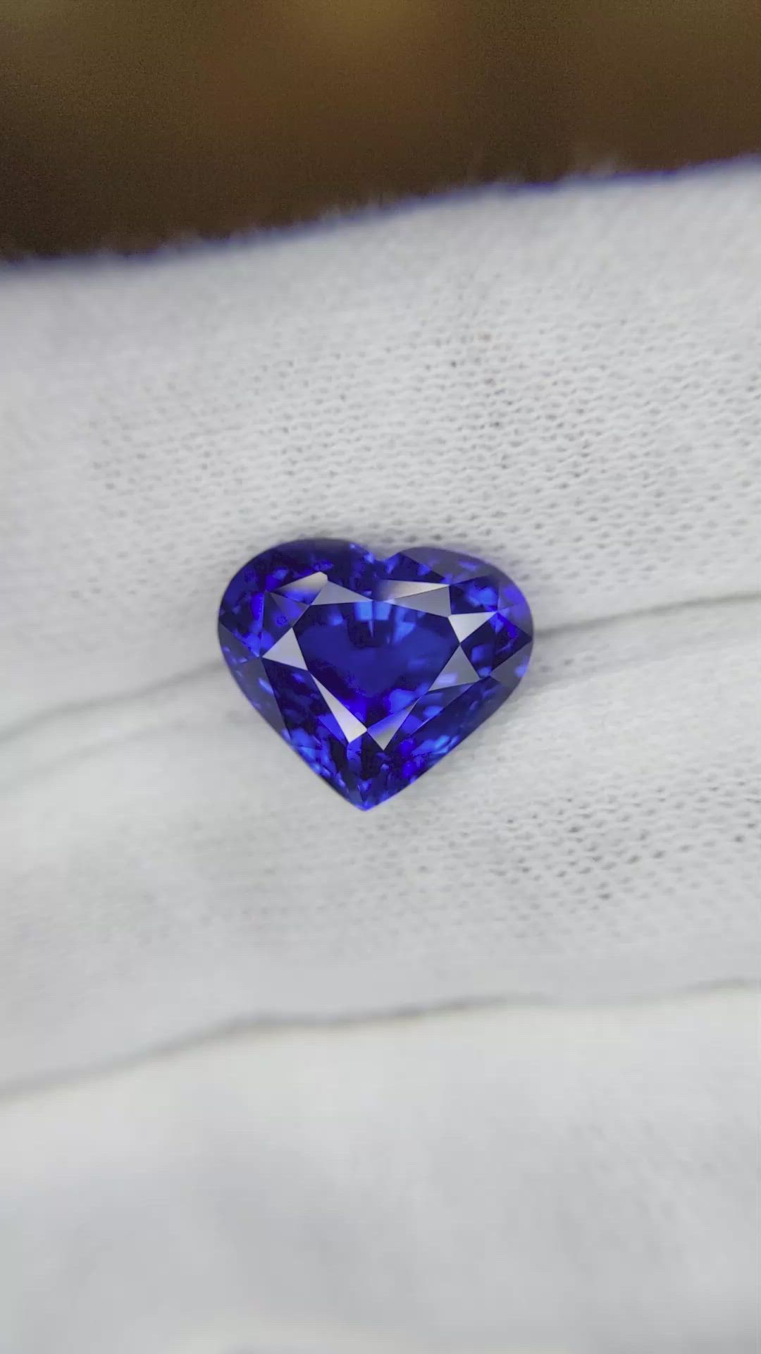 8.11 Ct. Blue Sapphire from Ceylon (Sri Lanka) Size Video
