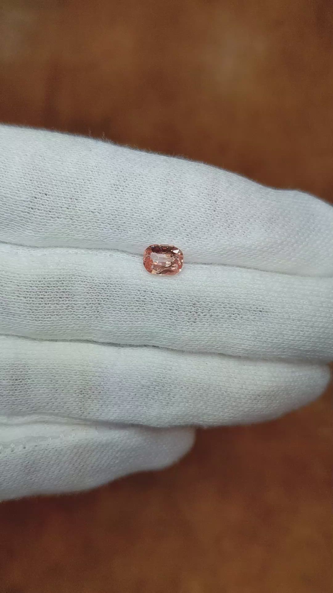 1.03 Ct. Padparadscha Sapphire from Ceylon (Sri Lanka) Size Video