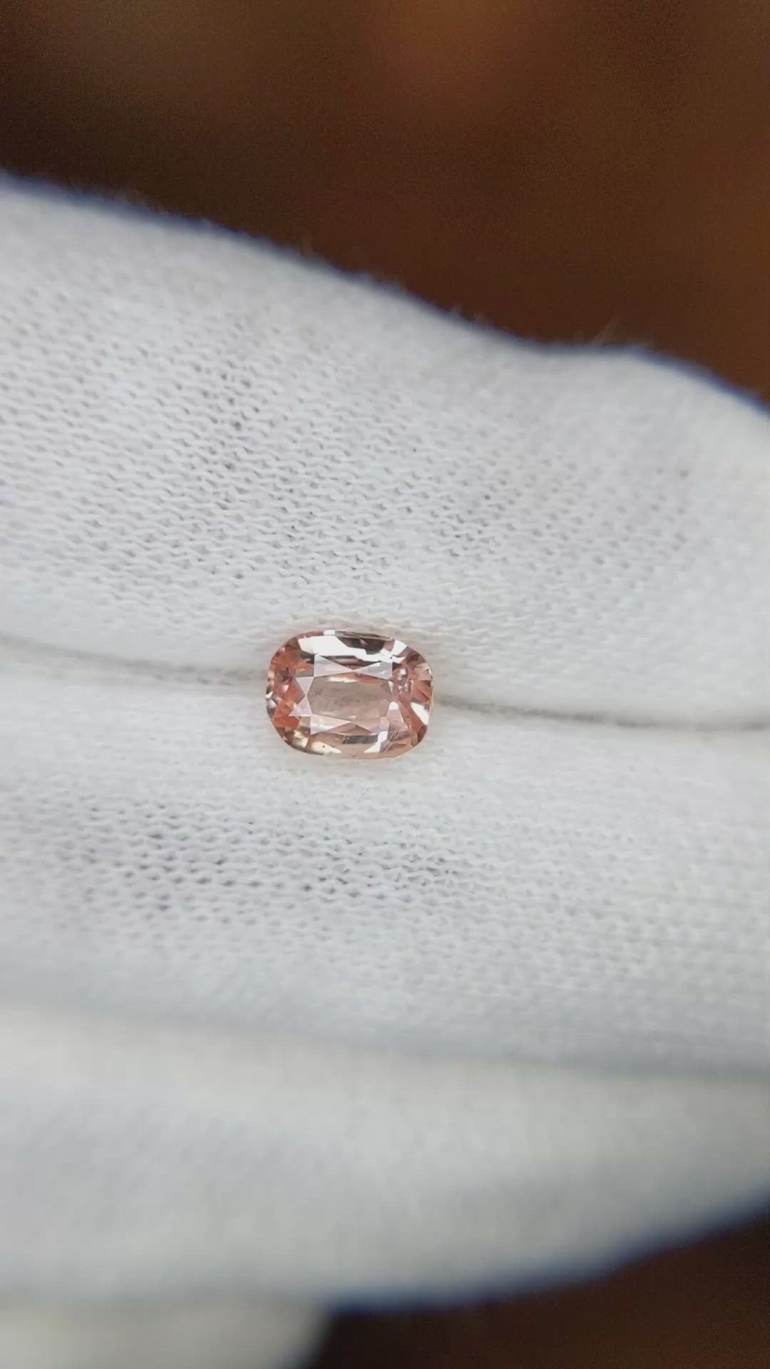 1.03 Ct. Padparadscha Sapphire from Ceylon (Sri Lanka) Size Video