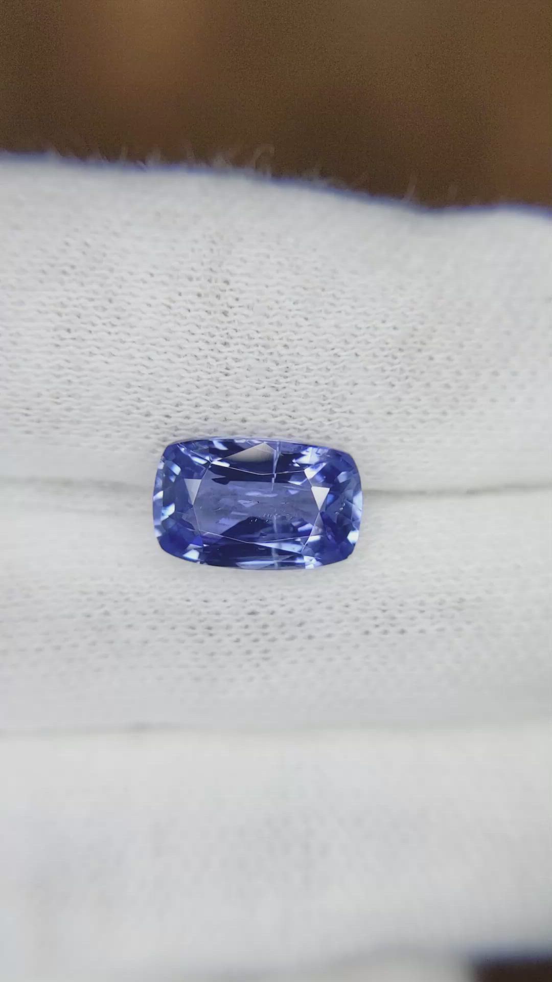 3.64 Ct. Blue Sapphire from Ceylon (Sri Lanka) Size Video