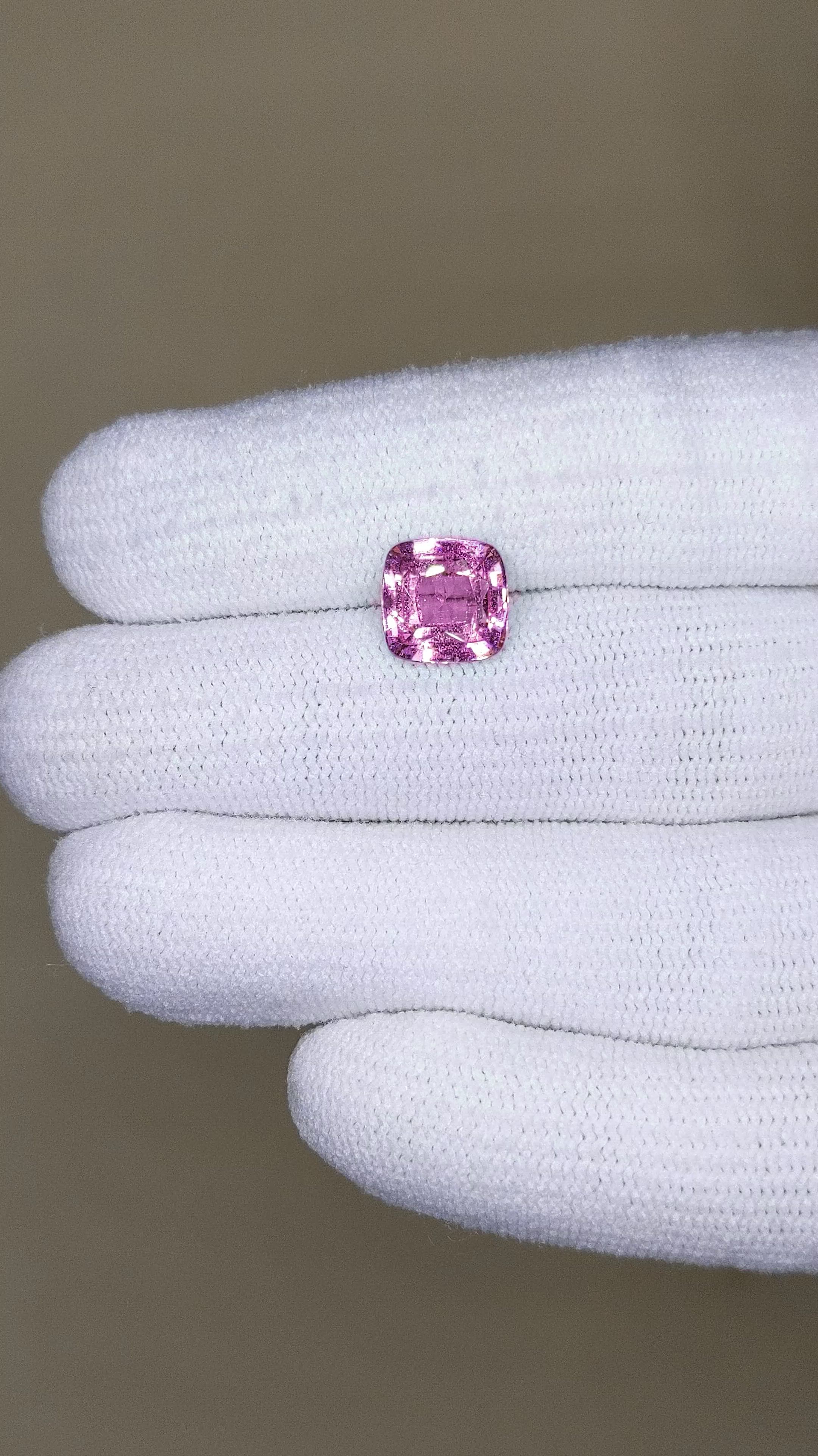 2.30 Ct. Pink Sapphire from Ceylon (Sri Lanka) Size Video