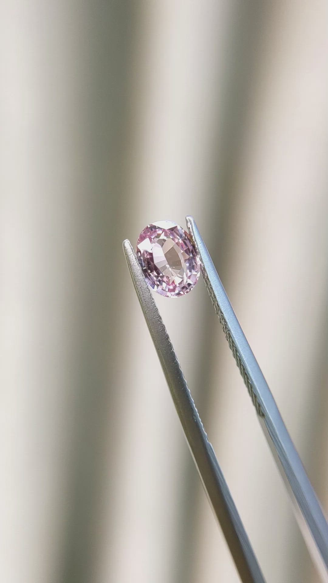 1.06 Ct. Padparadscha Sapphire from Ceylon (Sri Lanka) Size Video