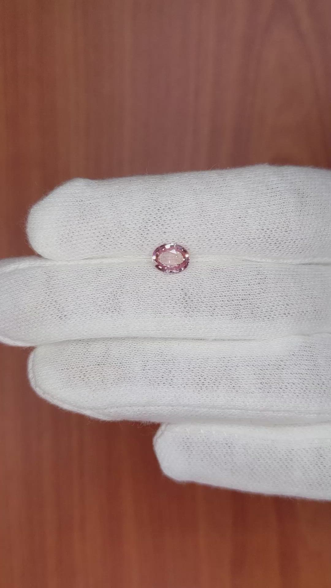 1.06 Ct. Padparadscha Sapphire from Ceylon (Sri Lanka) Size Video