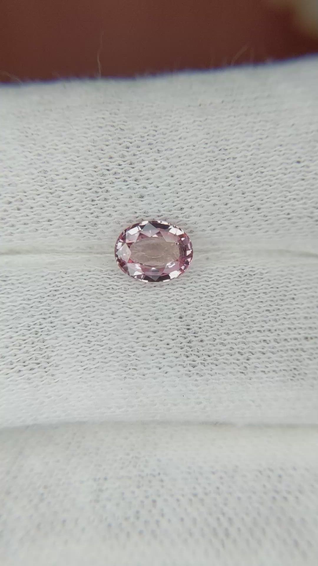 1.06 Ct. Padparadscha Sapphire from Ceylon (Sri Lanka) Size Video