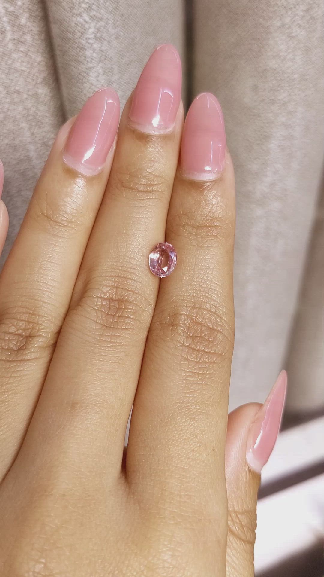 1.06 Ct. Padparadscha Sapphire from Ceylon (Sri Lanka) Size Video