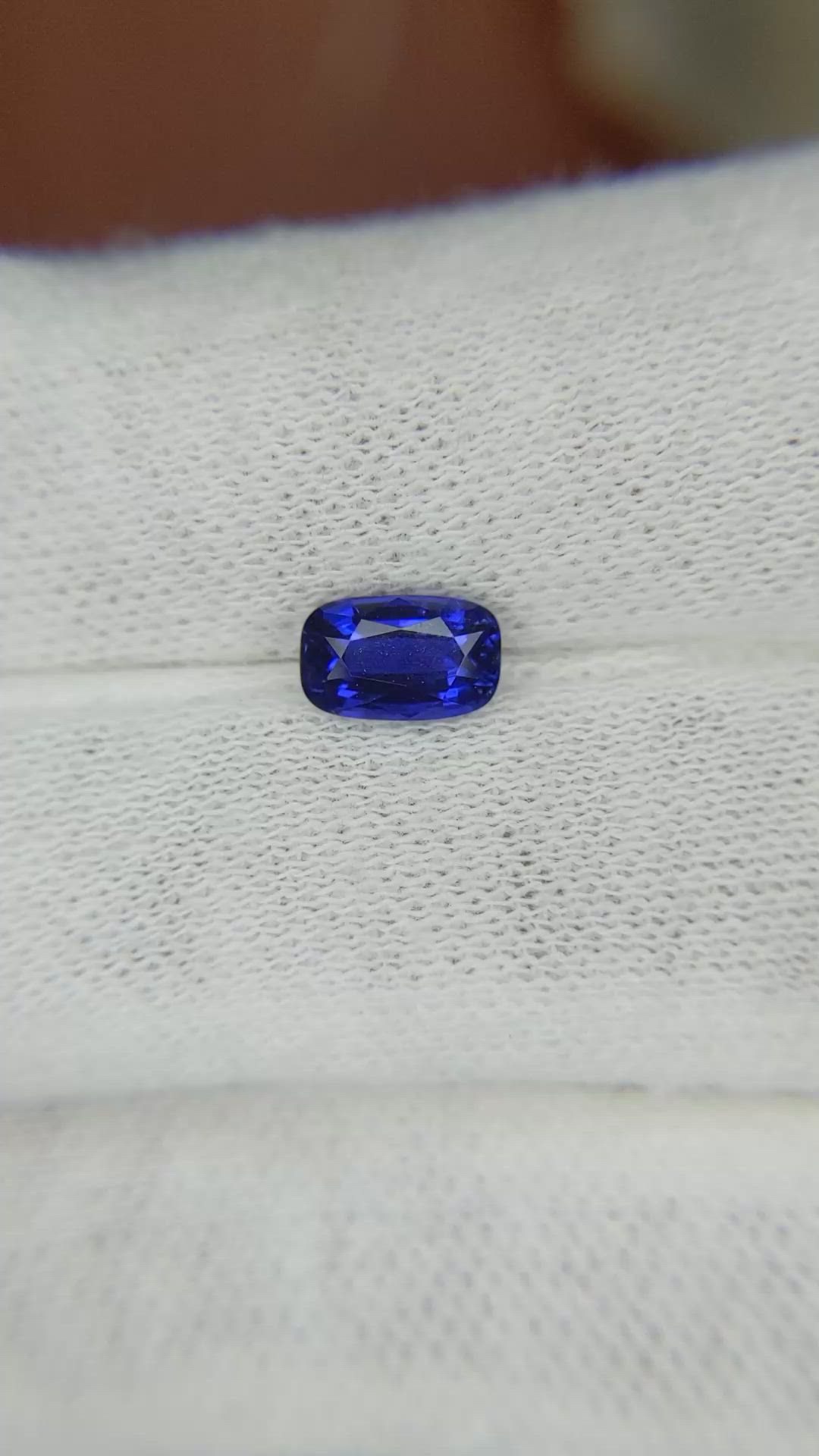 1.13 Ct. Blue Sapphire from Ceylon (Sri Lanka) Size Video