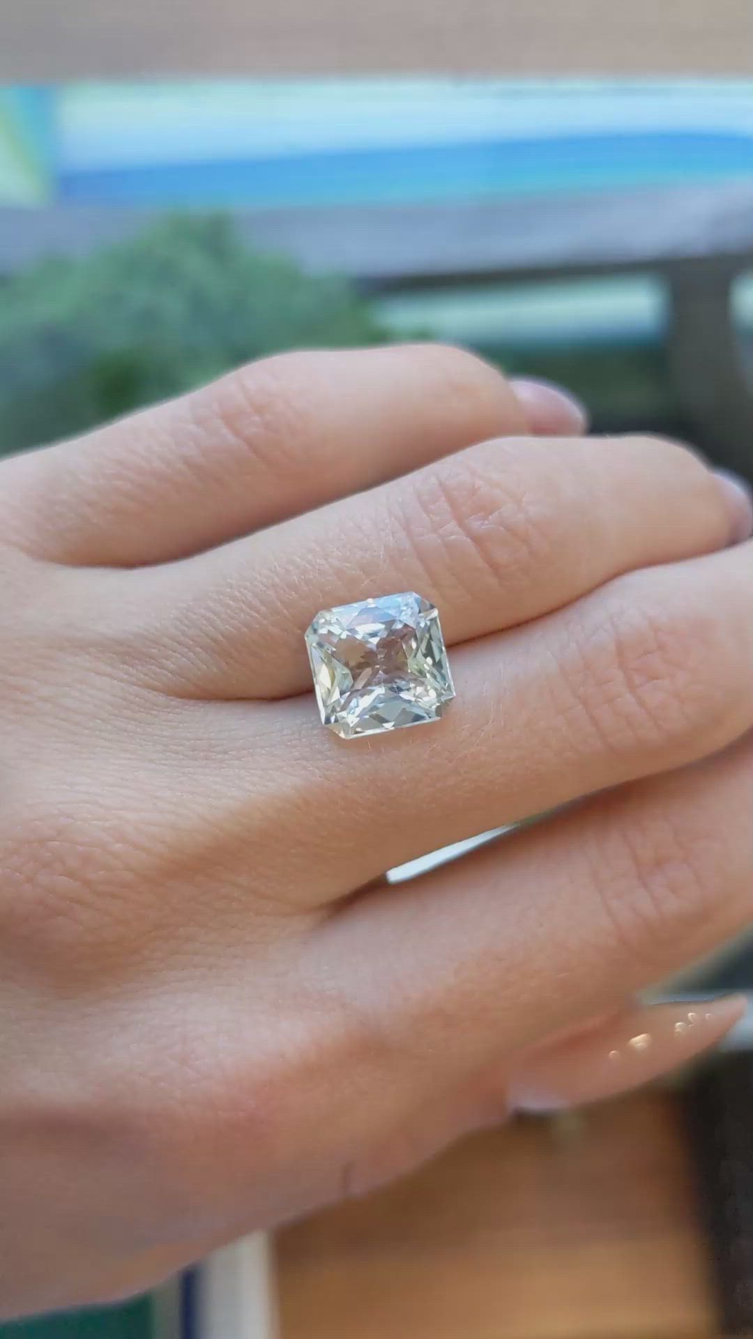 5.56 Ct. White Sapphire from Ceylon (Sri Lanka) Size Video