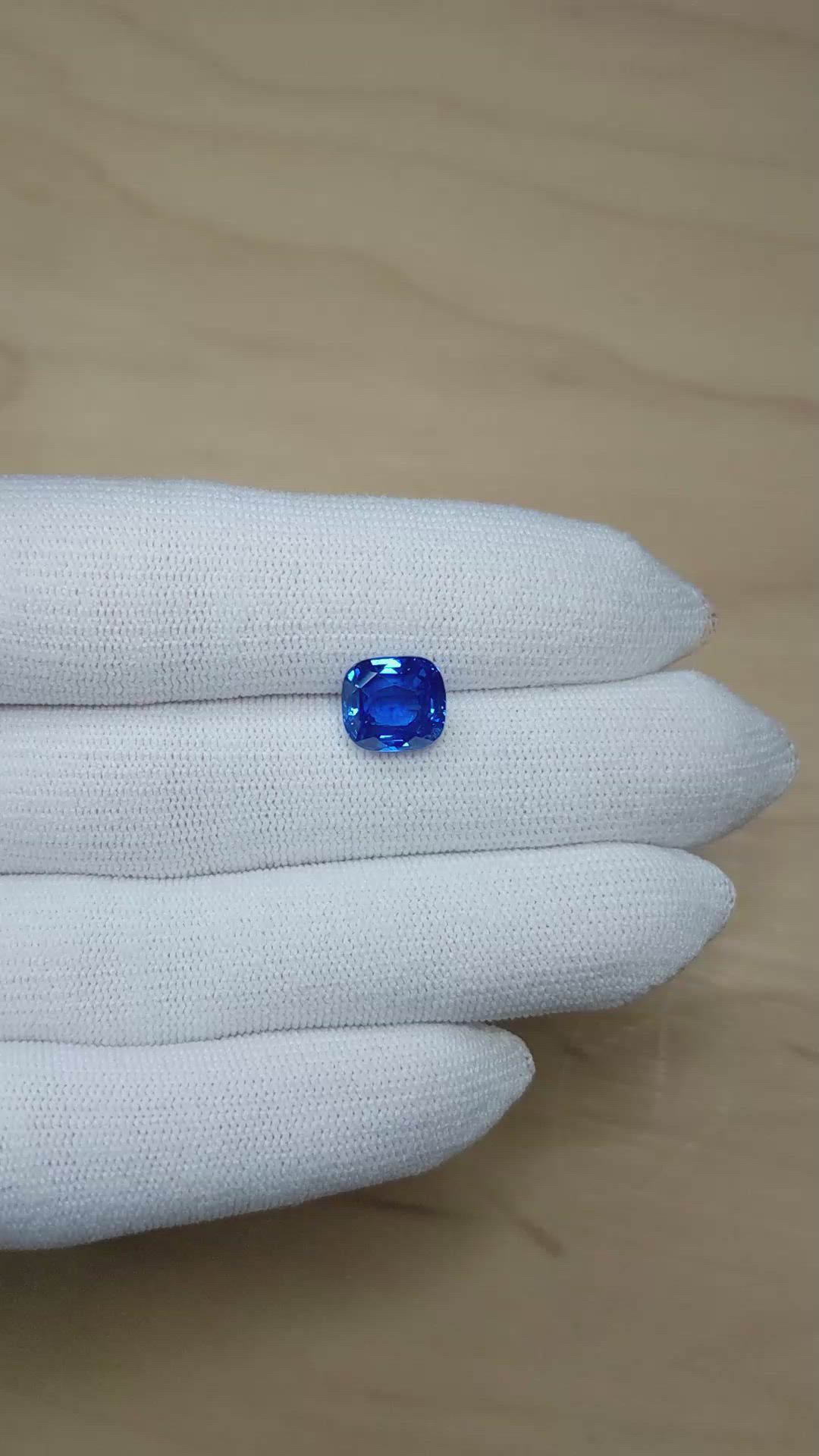 5.05 Ct. Blue Sapphire from Ceylon (Sri Lanka) Size Video