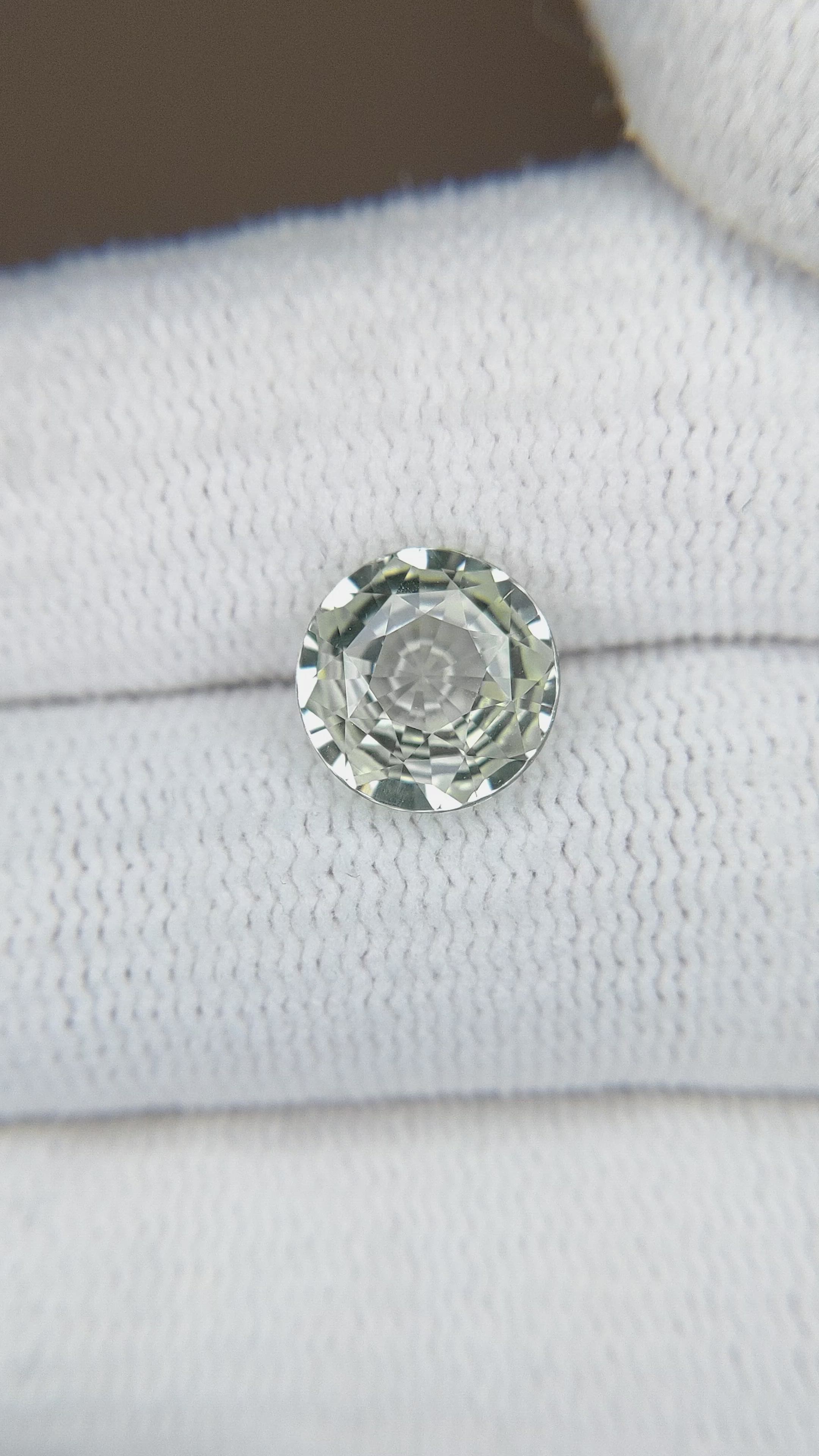 2.44 Ct. Sapphire from Ceylon (Sri Lanka) Size Video