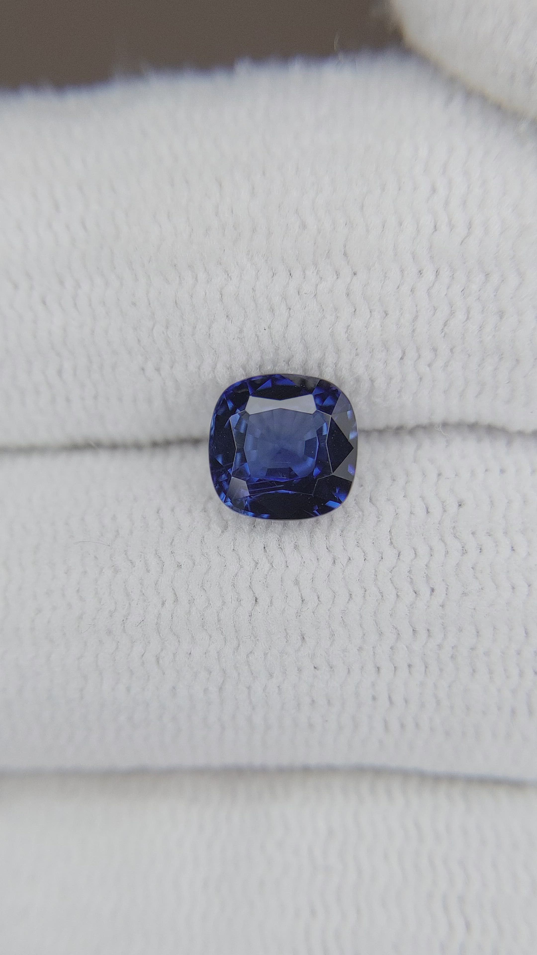 1.18 Ct. Blue Sapphire from Ceylon (Sri Lanka) Size Video