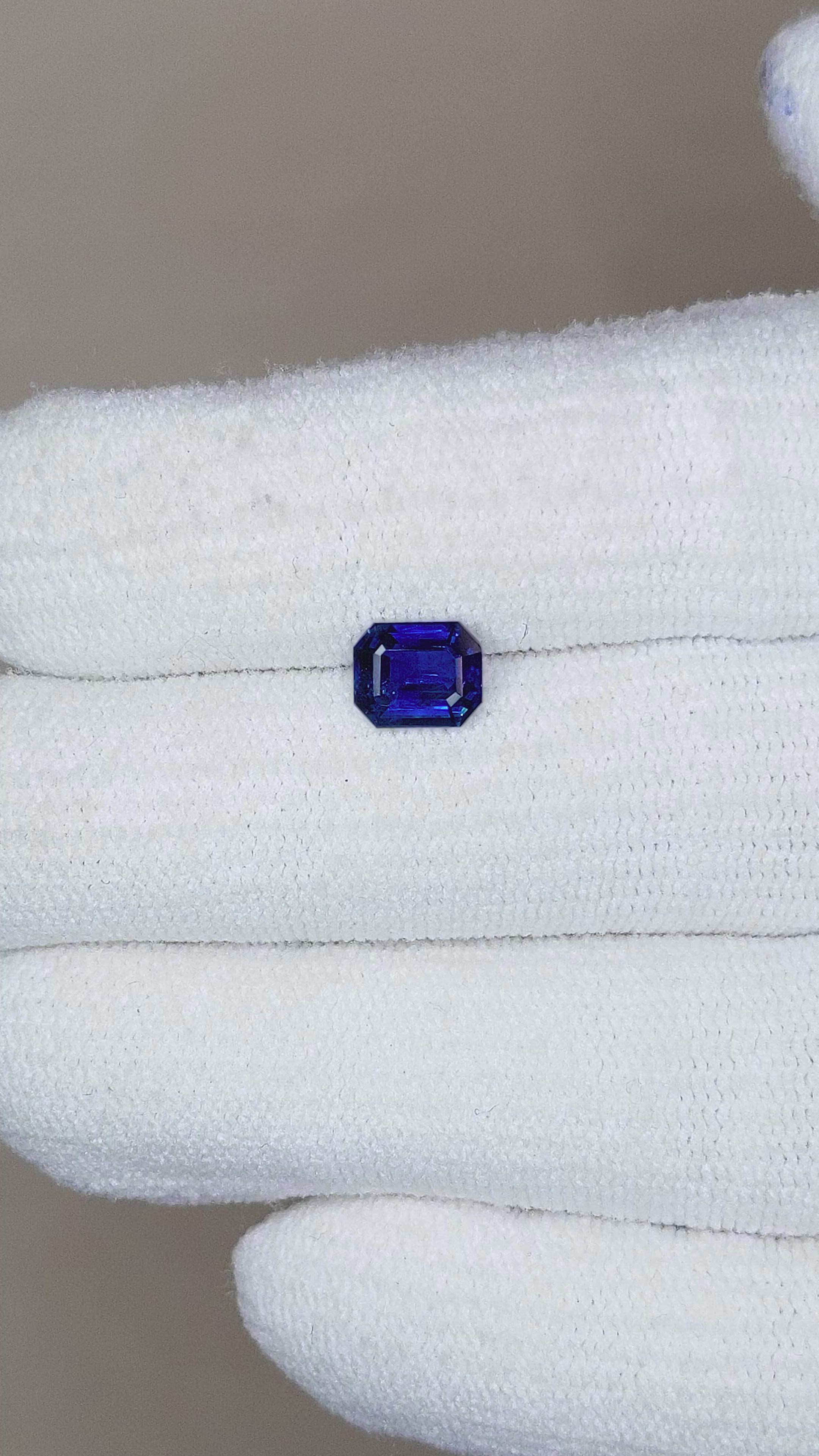 0.99 Ct. Blue Sapphire from Ceylon (Sri Lanka) Size Video