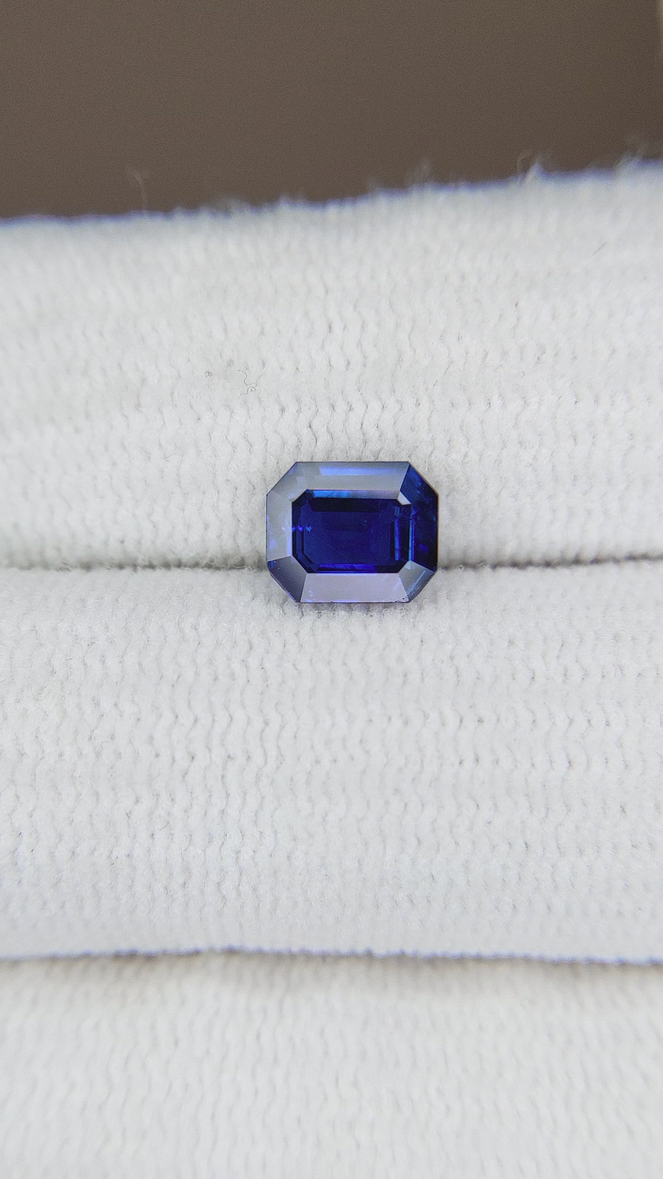 0.99 Ct. Blue Sapphire from Ceylon (Sri Lanka) Size Video
