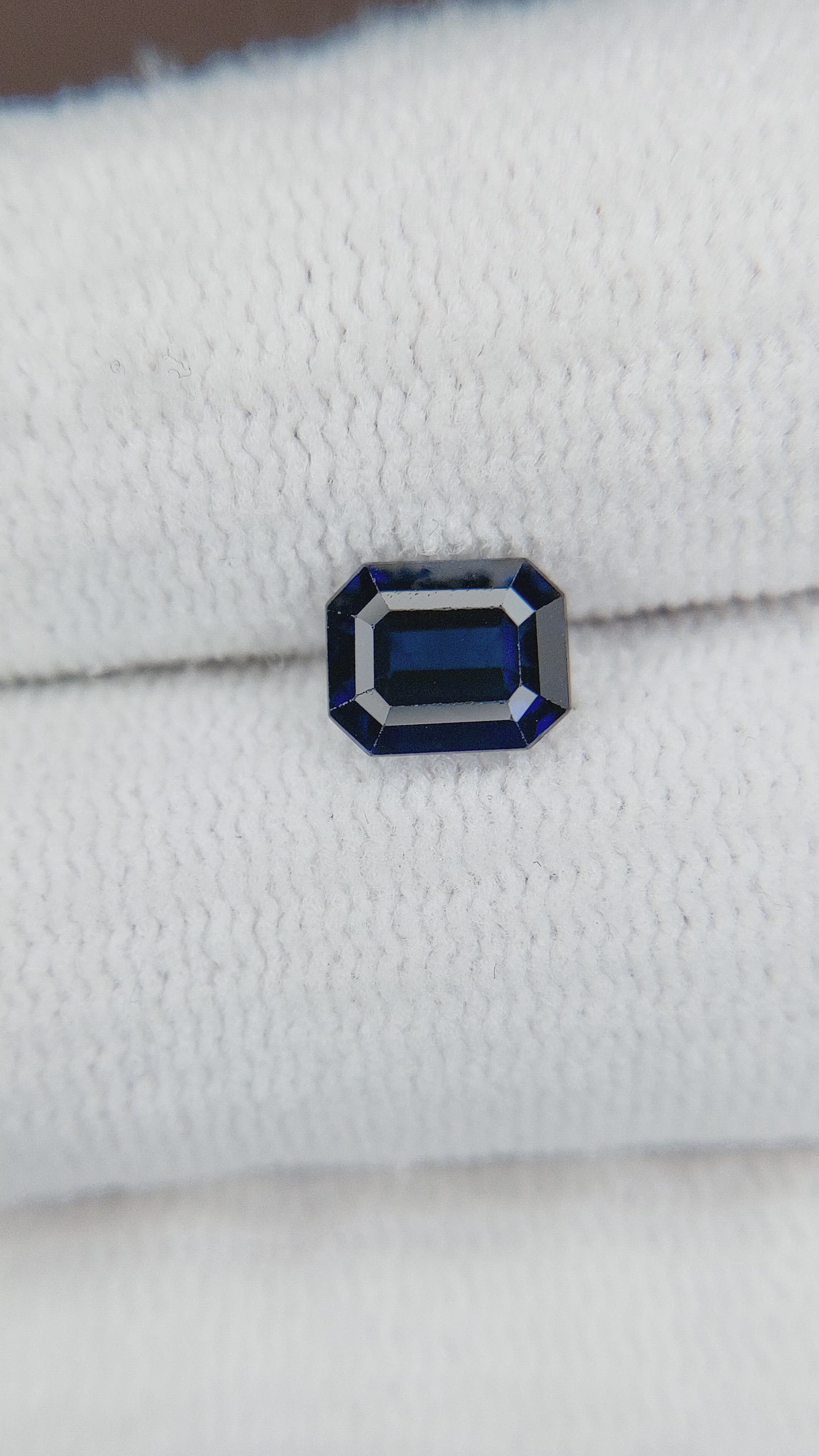 1.03 Ct. Blue Sapphire from Ceylon (Sri Lanka) Size Video