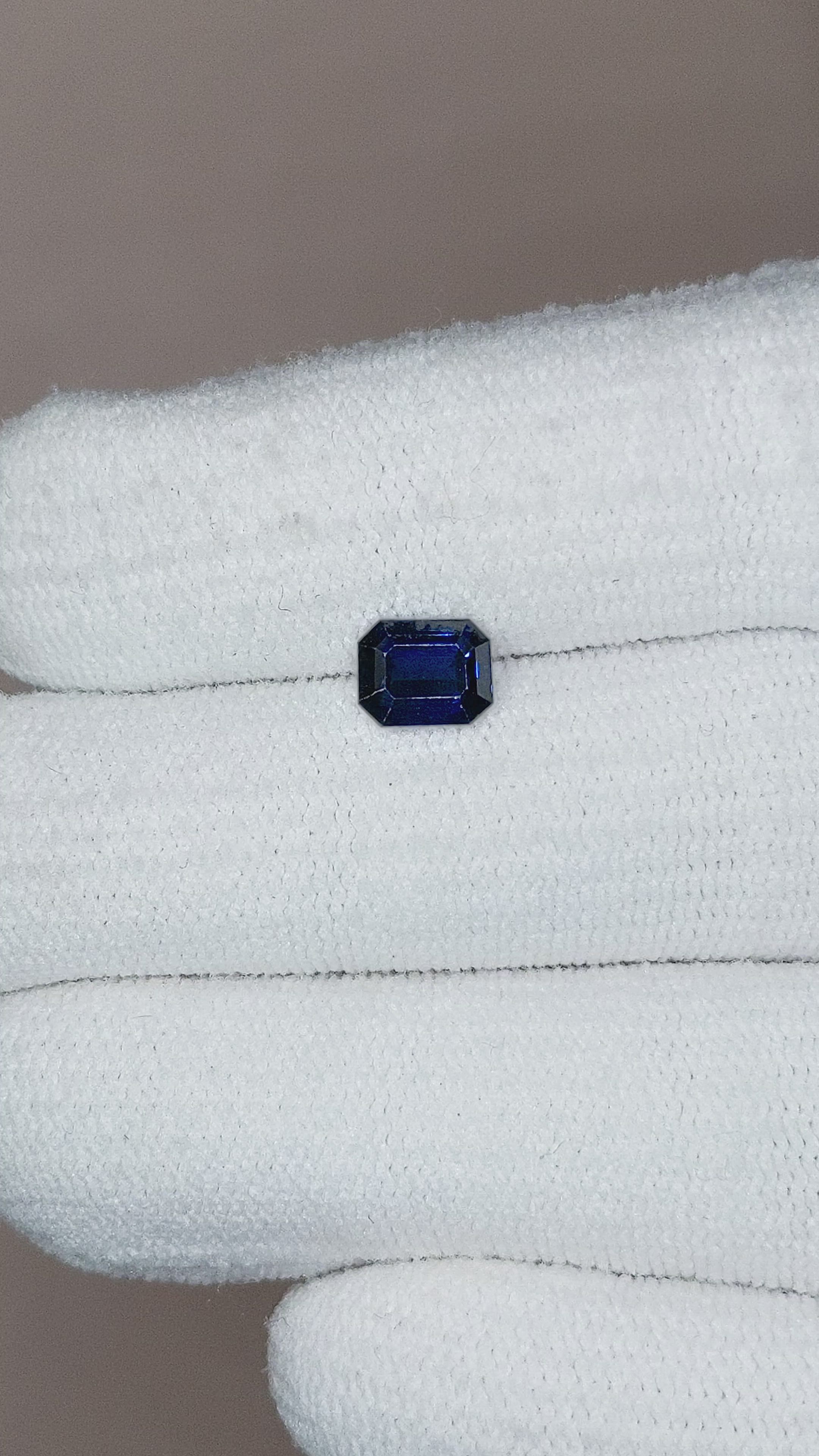 1.03 Ct. Blue Sapphire from Ceylon (Sri Lanka) Size Video